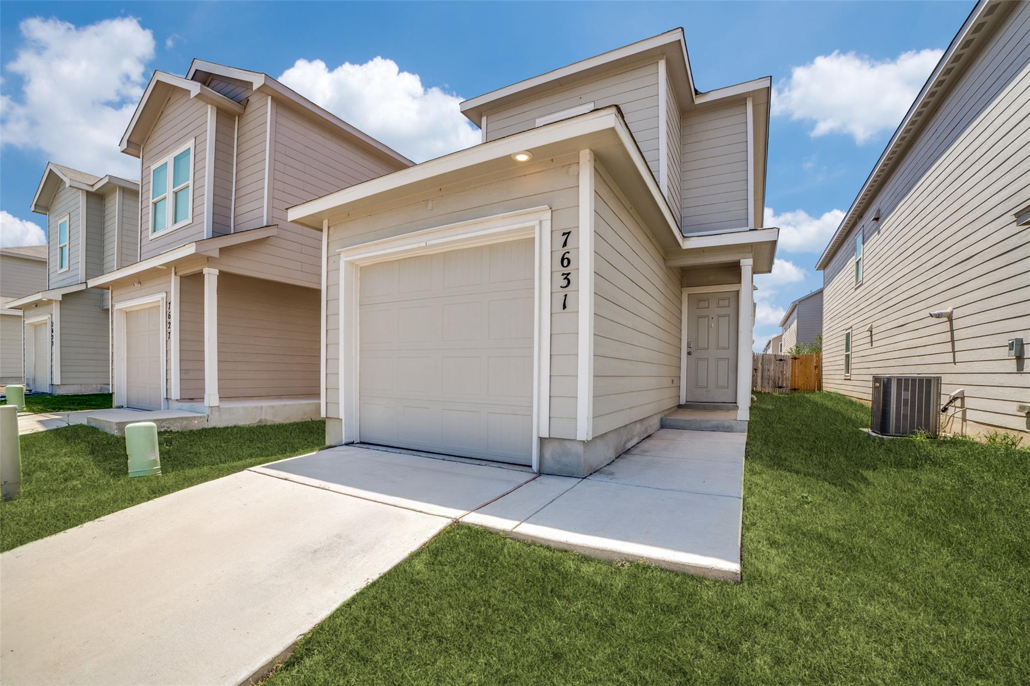 7631 Parish Pl, San Antonio, TX 78253
