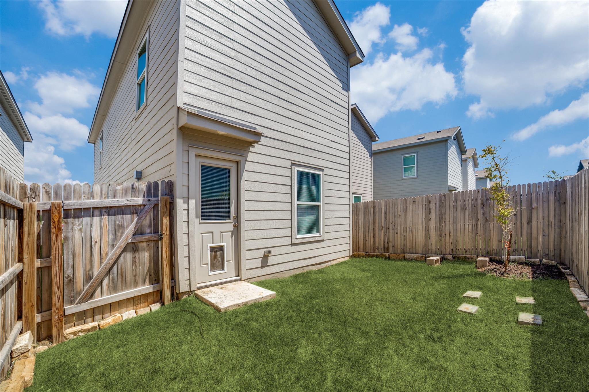 7631 Parish Pl, San Antonio, TX 78253