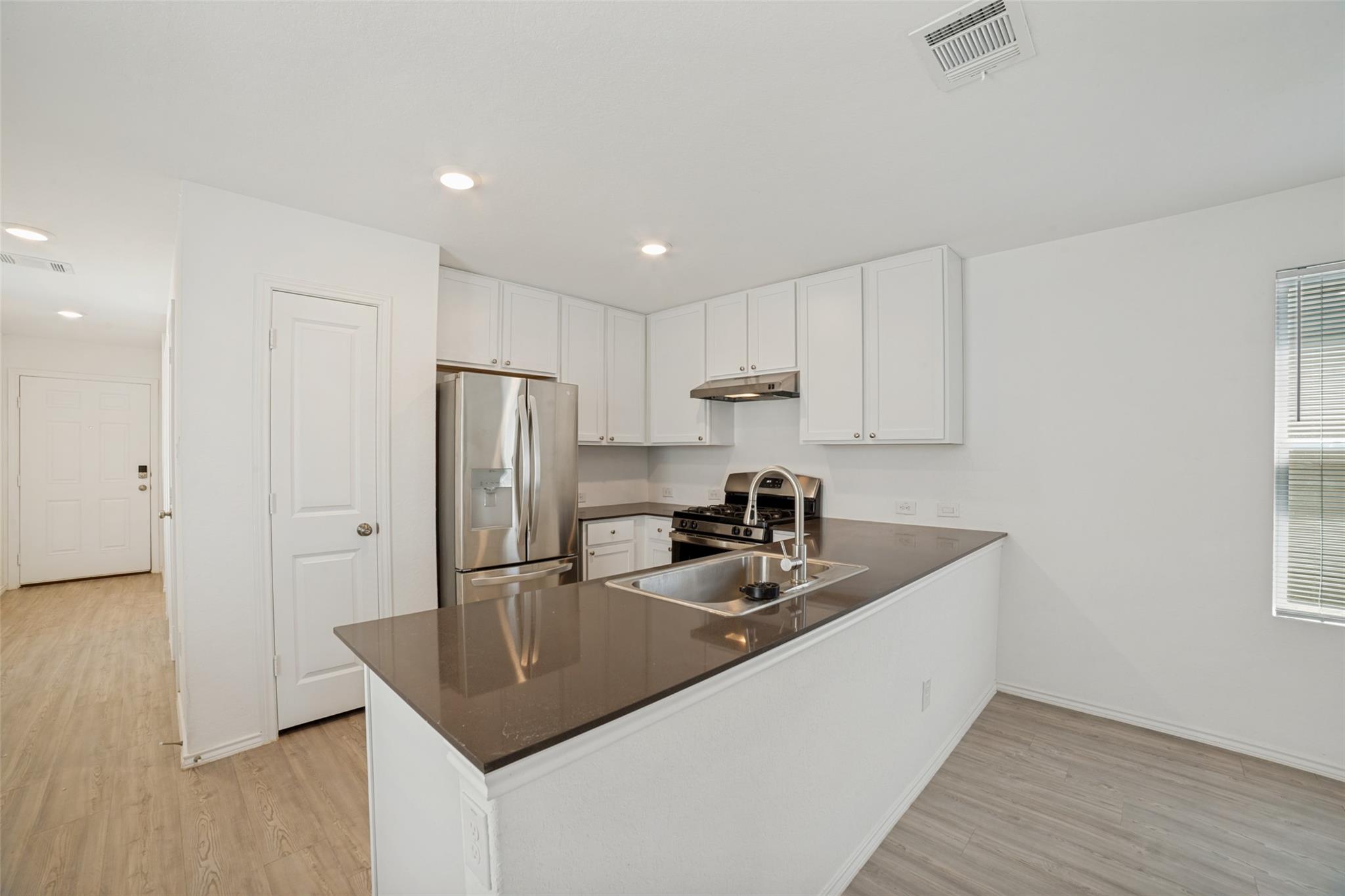 7631 Parish Pl, San Antonio, TX 78253