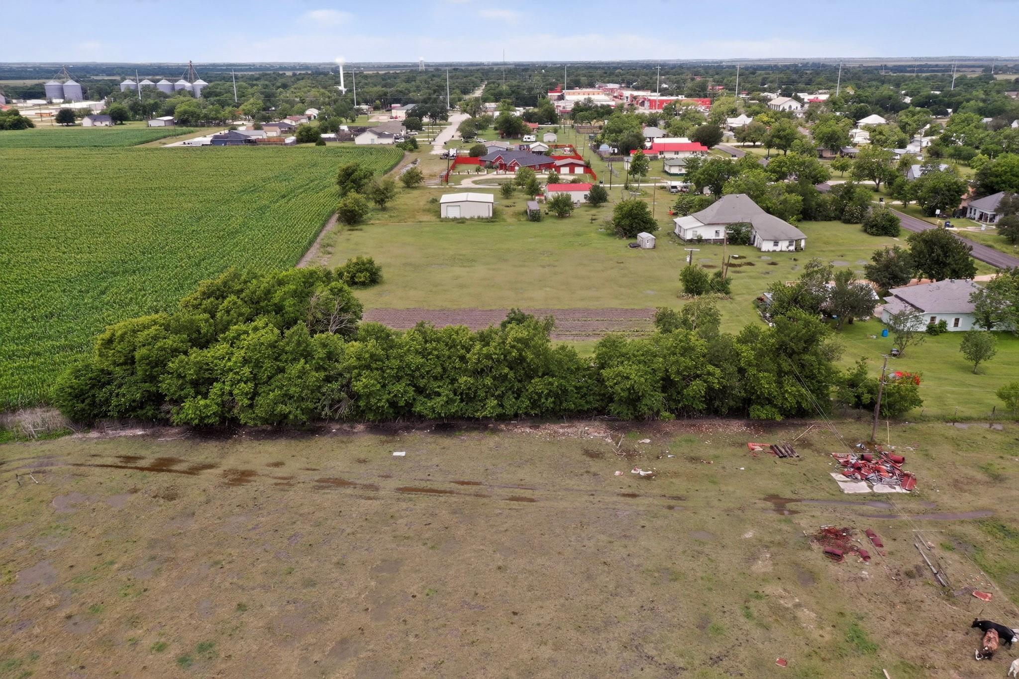 711 E Clark St, Bartlett, TX 76511