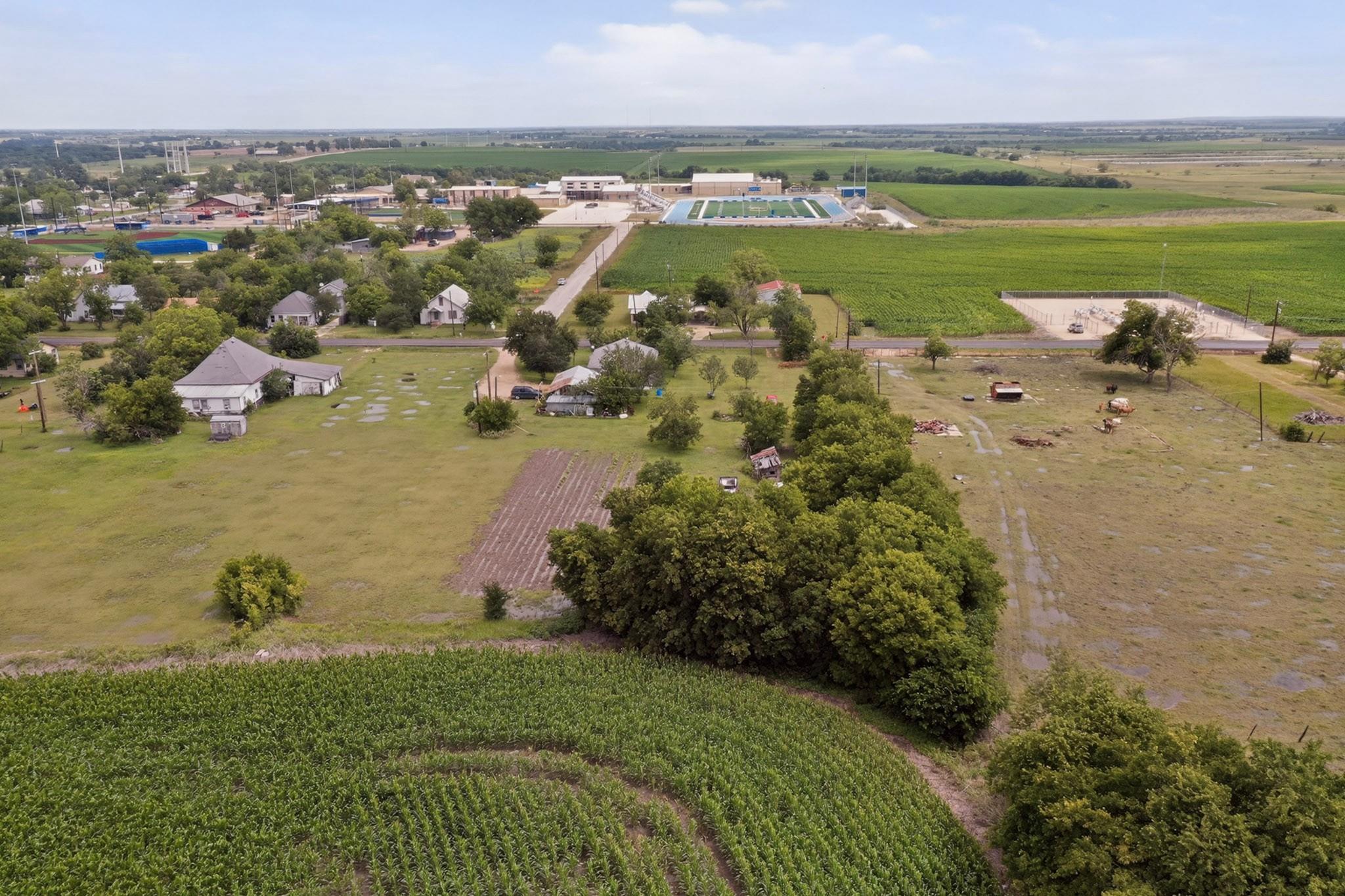 711 E Clark St, Bartlett, TX 76511