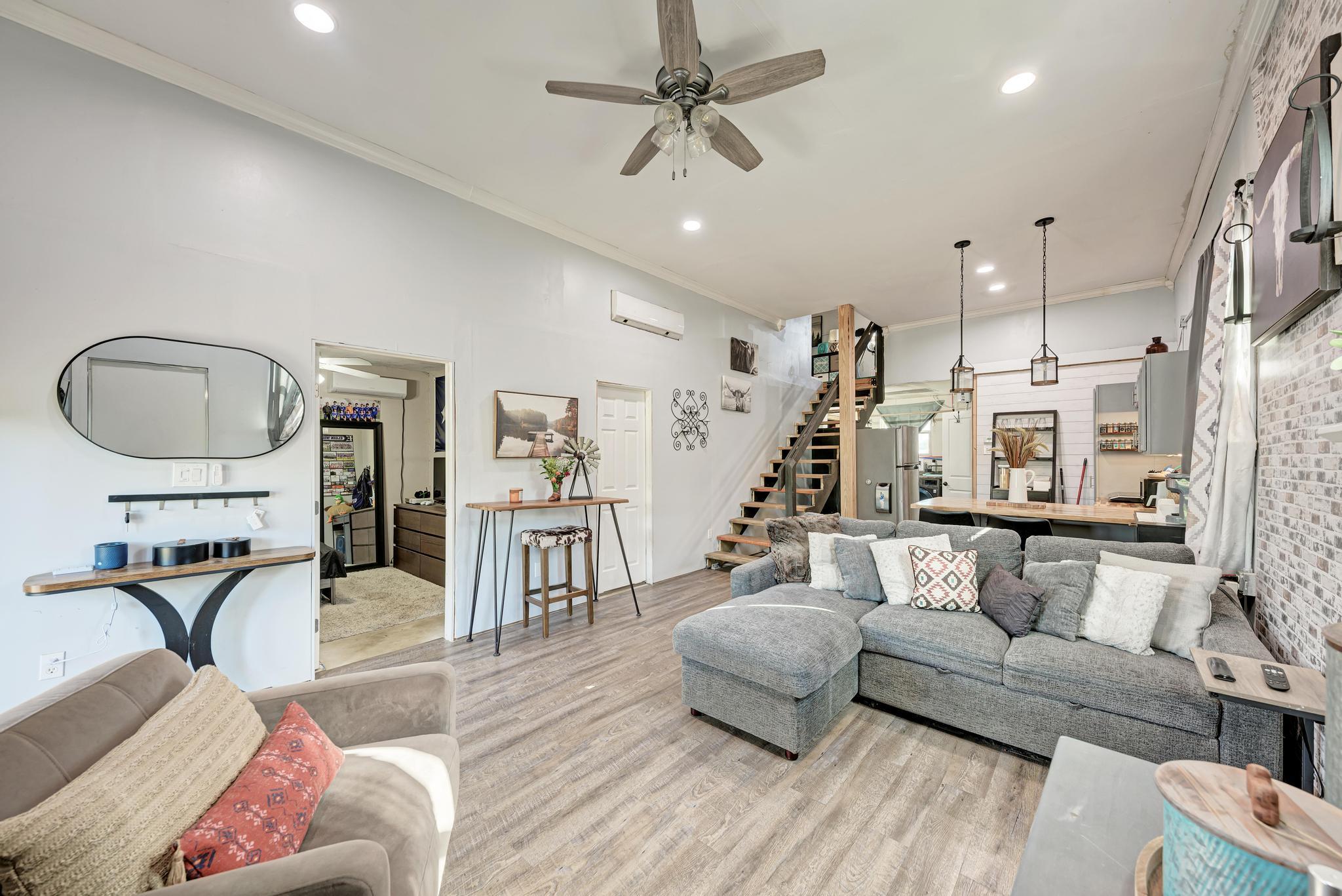 114 La Cascada Pass, Elgin, TX 78621
