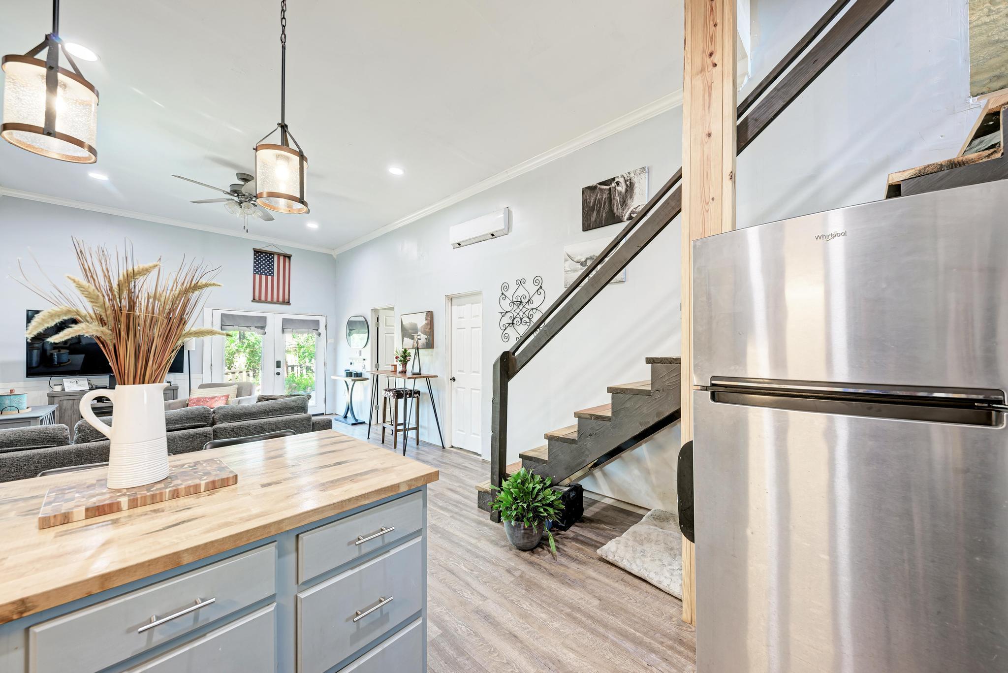 114 La Cascada Pass, Elgin, TX 78621