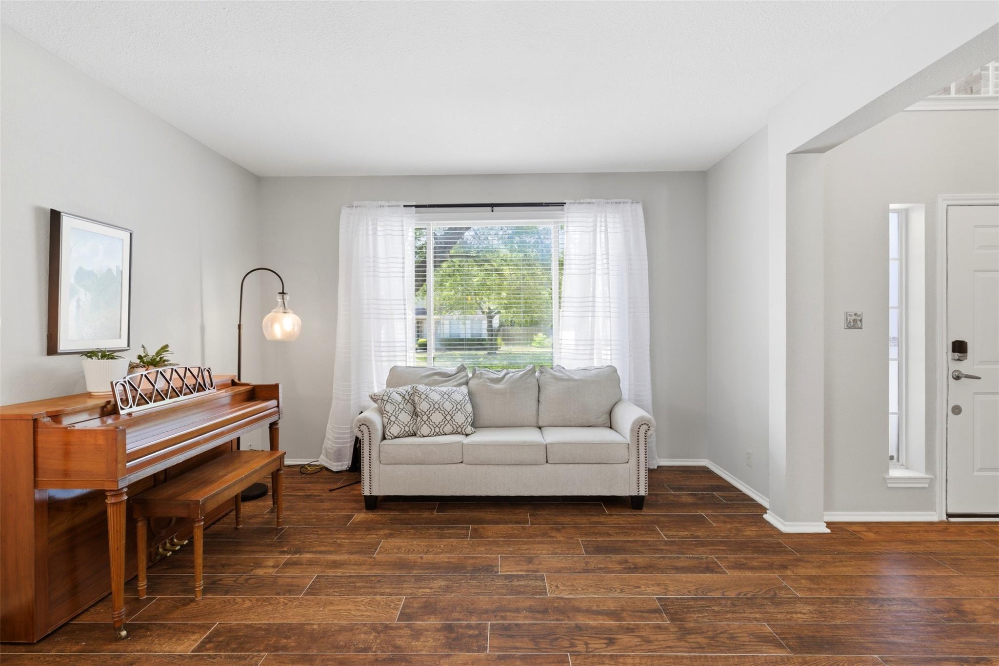 917 Woodhollow Ln, Cedar Park, TX 78613