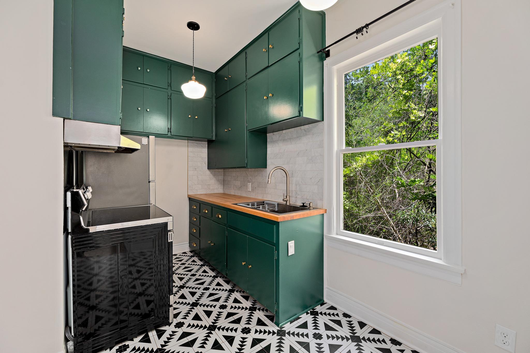 2810 Pearl St # A, Austin, TX 78705