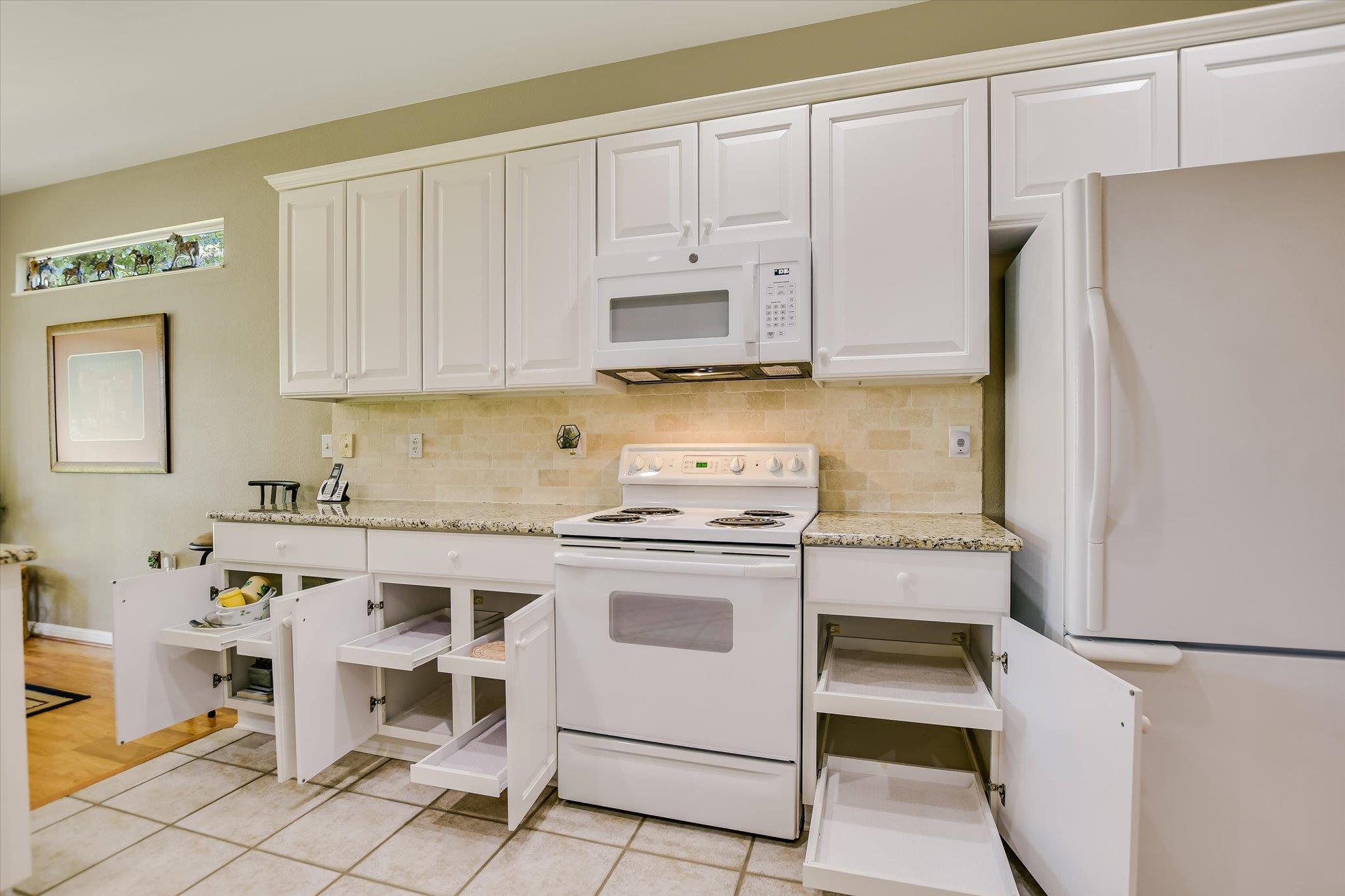 107 Columbine Ct, Georgetown, TX 78633