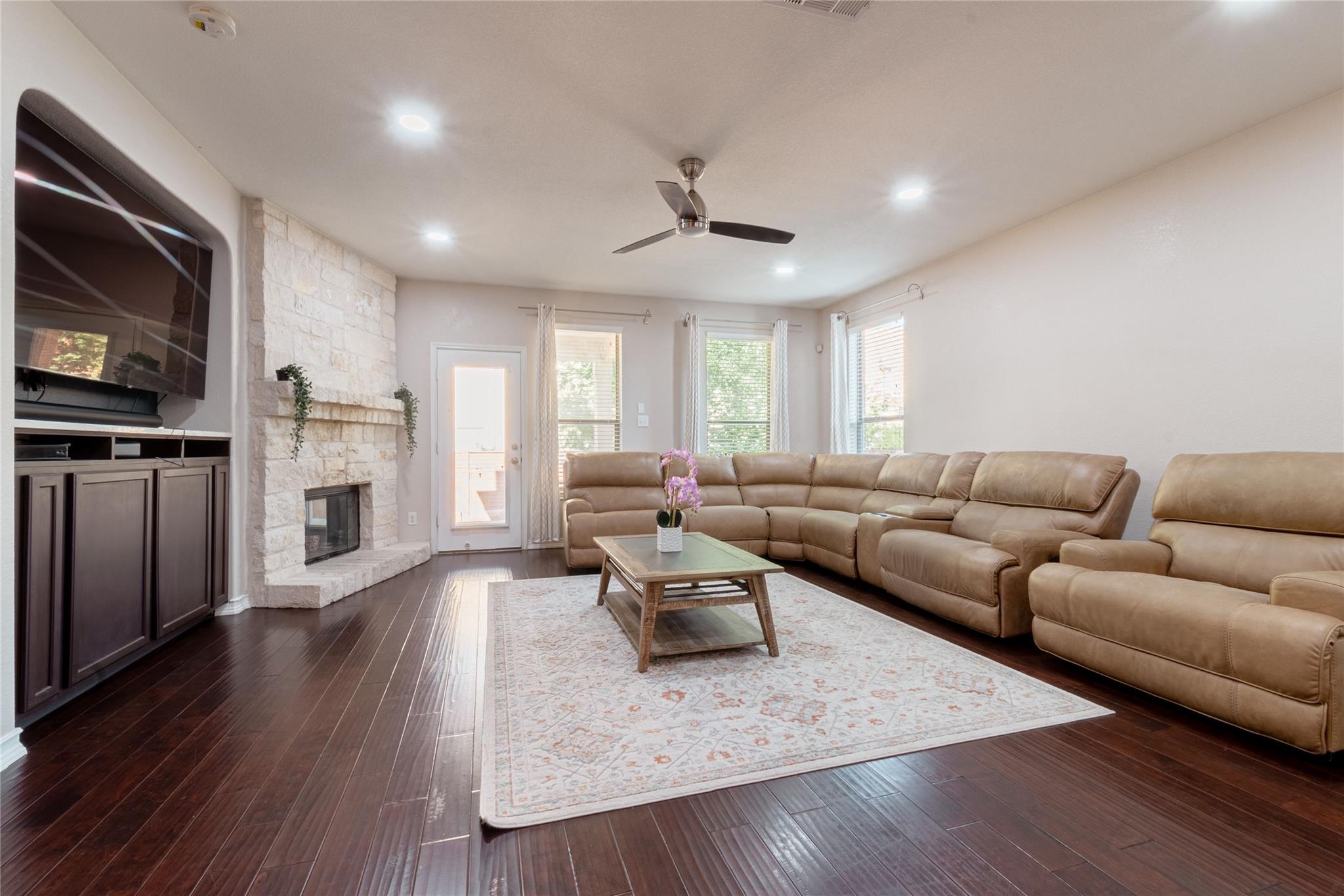 102 Outpost Cv, Cedar Park, TX 78613