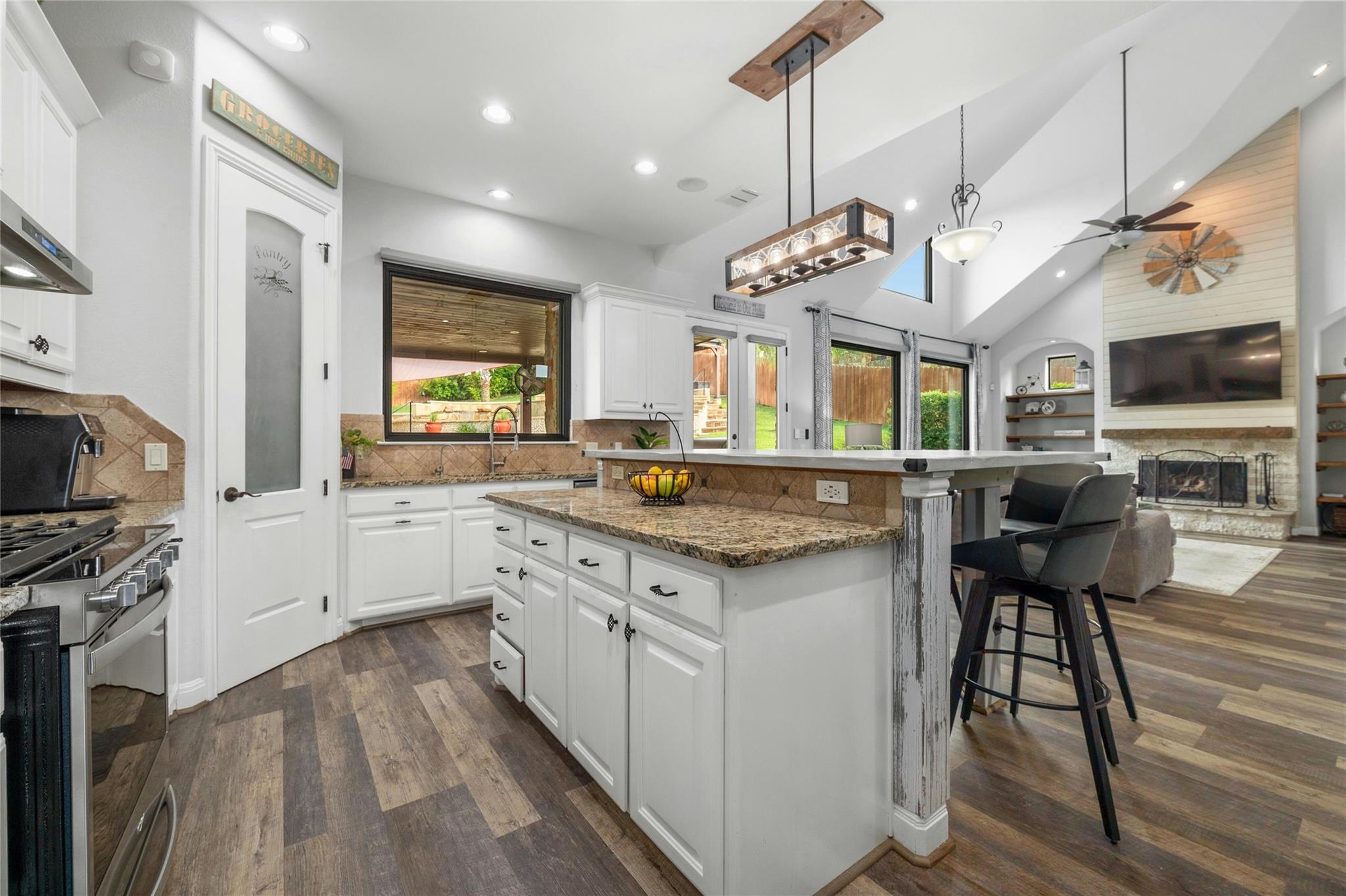1207 Sledge Dr, Austin, TX 78734