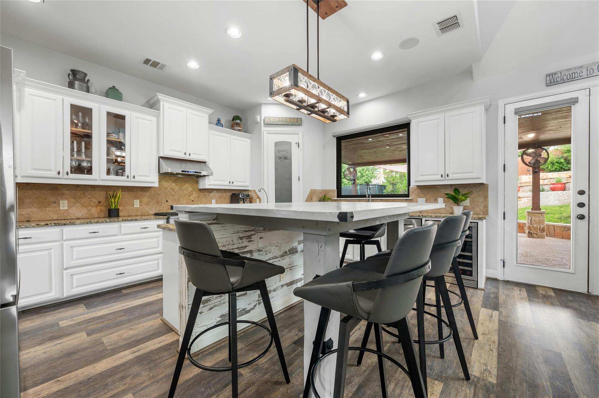 1207 Sledge Dr, Austin, TX 78734