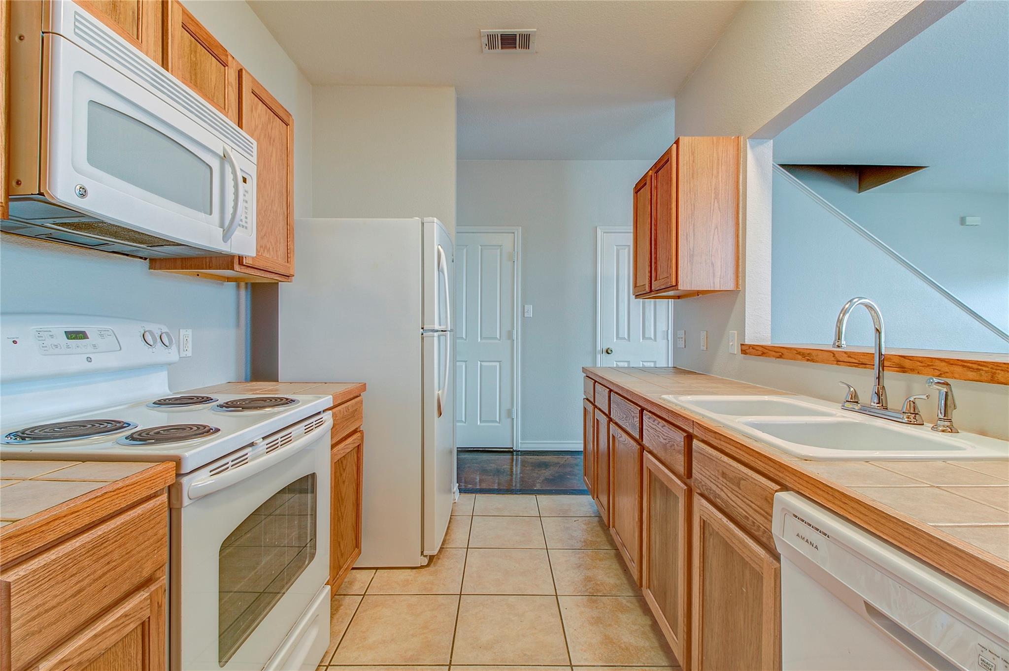 126 Sandstone Dr # D, Jarrell, TX 76537