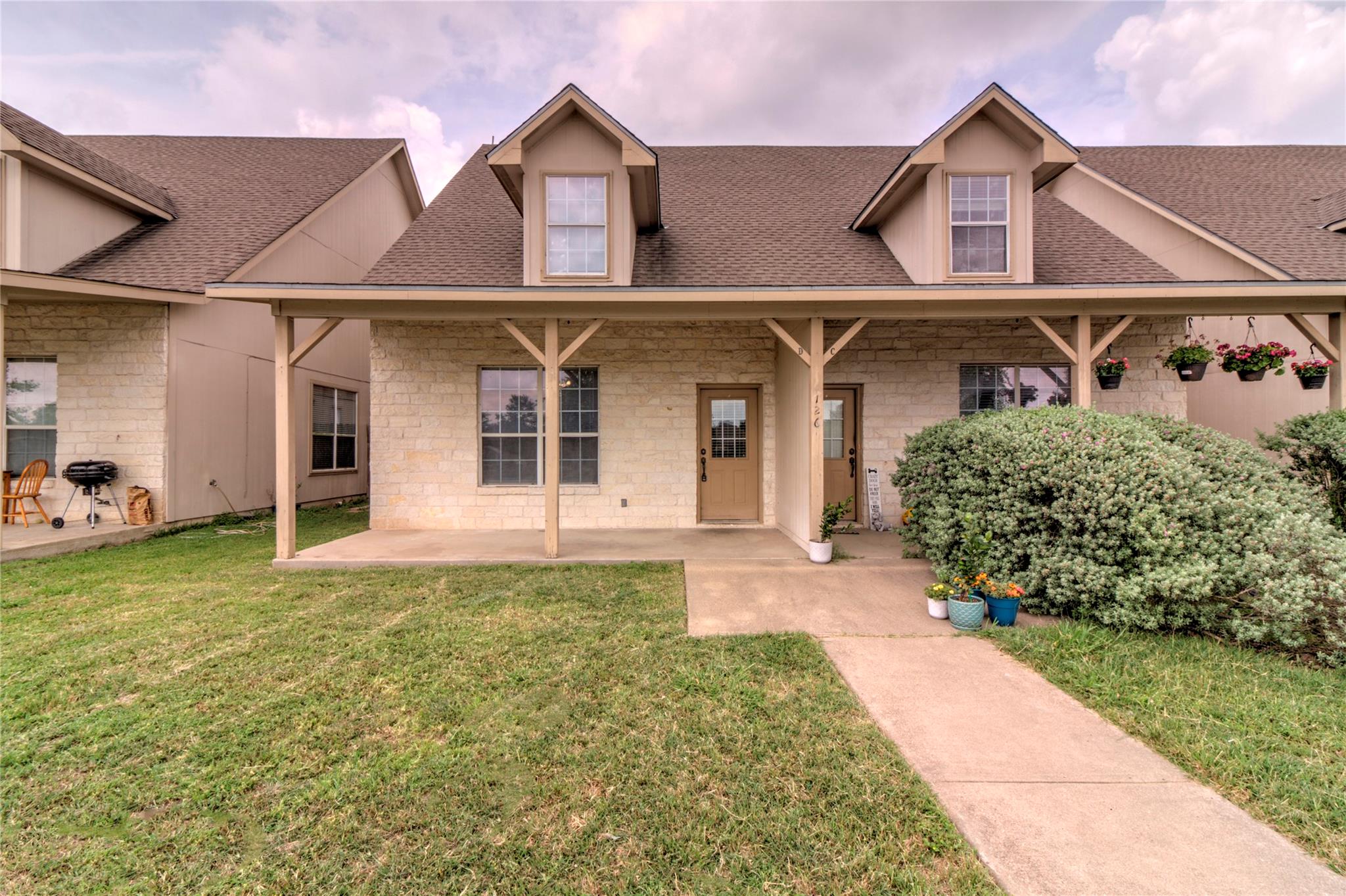126 Sandstone Dr # D, Jarrell, TX 76537