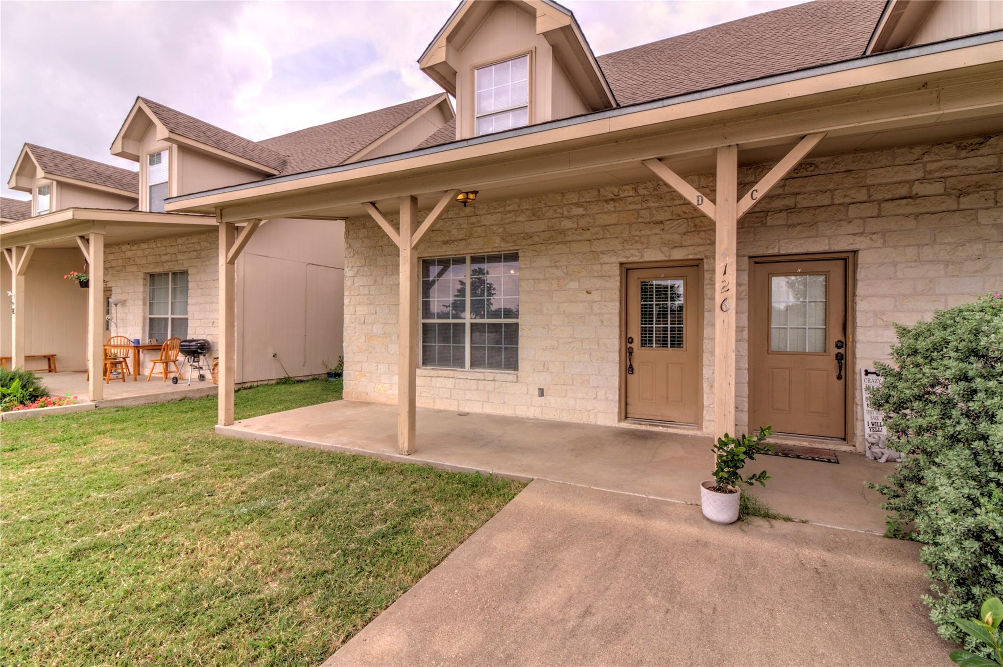 126 Sandstone Dr # D, Jarrell, TX 76537