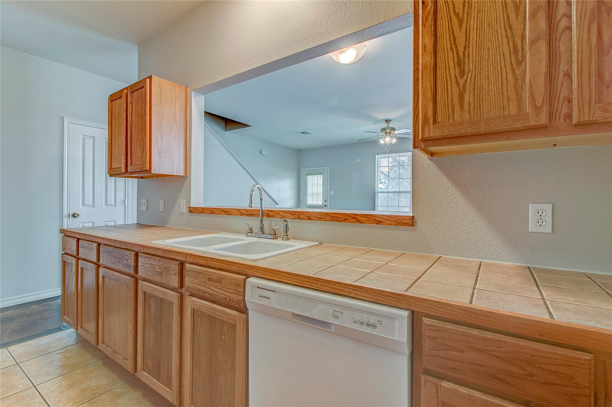 126 Sandstone Dr # D, Jarrell, TX 76537