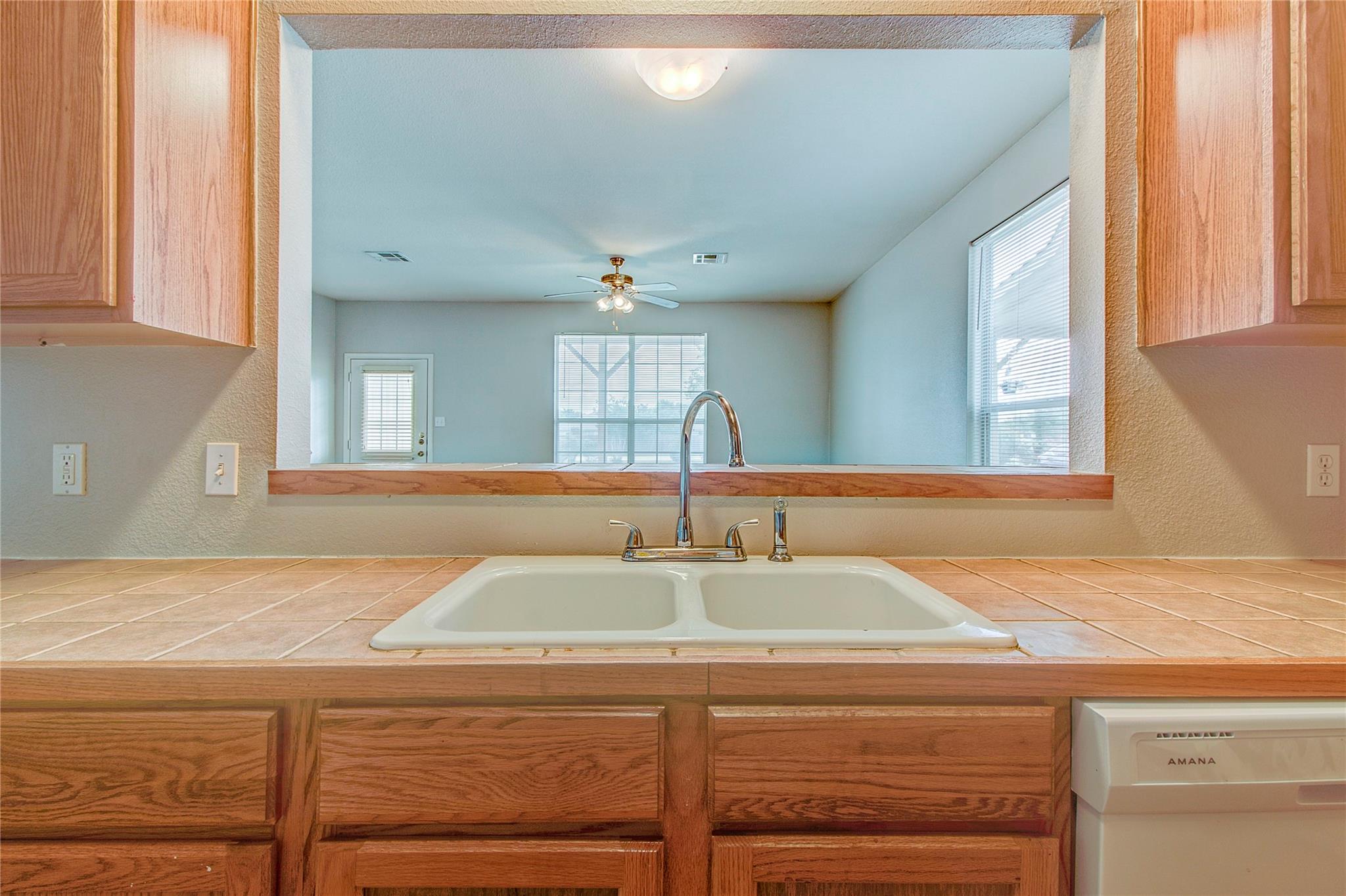126 Sandstone Dr # D, Jarrell, TX 76537