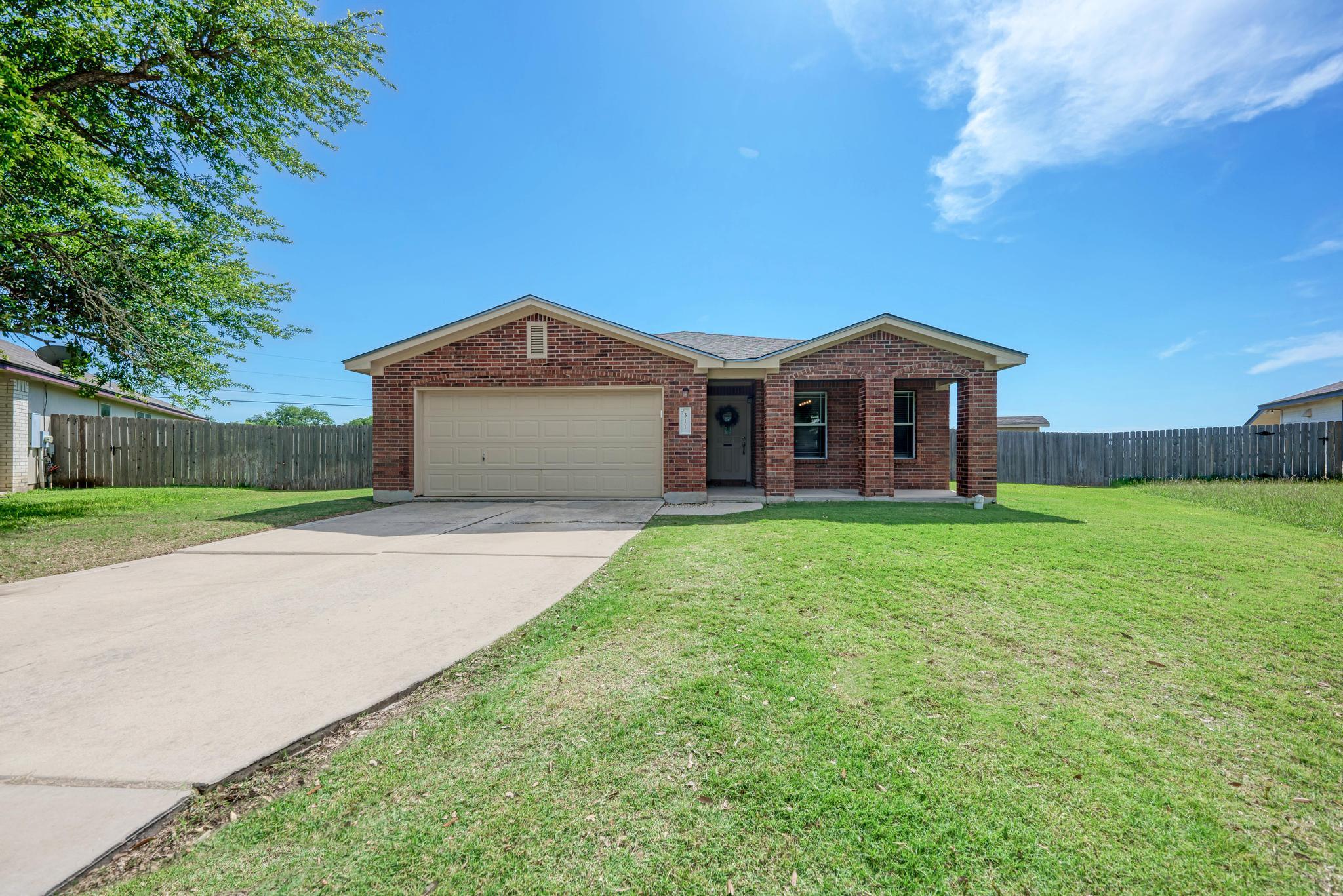 311 Creek Ledge Dr, Hutto, TX 78634