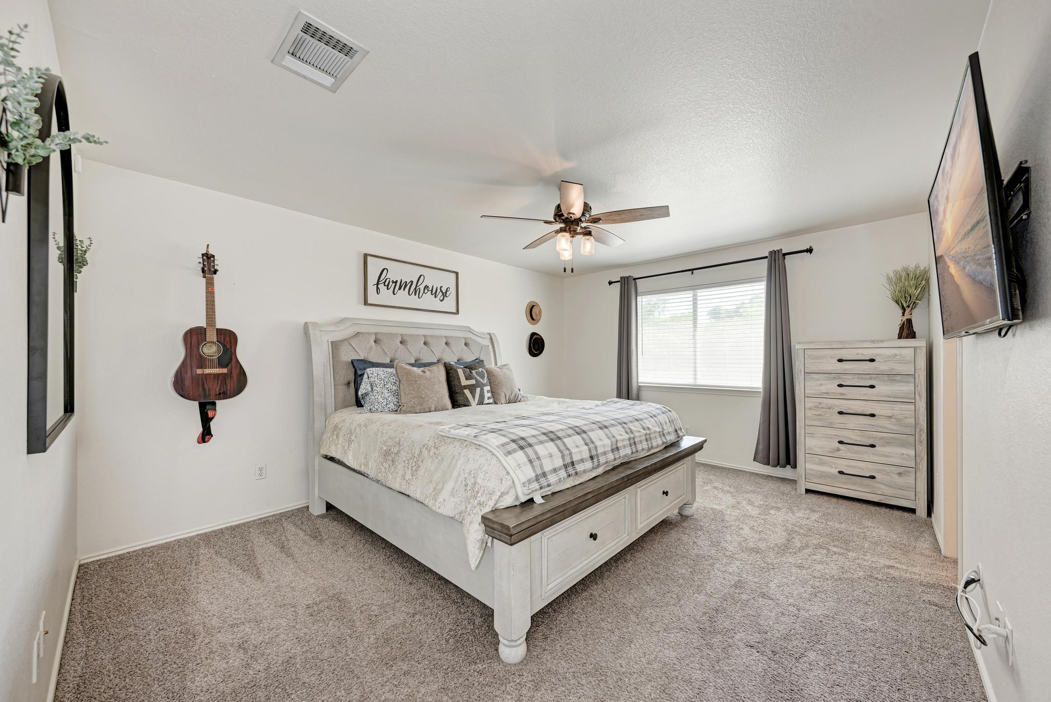 311 Creek Ledge Dr, Hutto, TX 78634