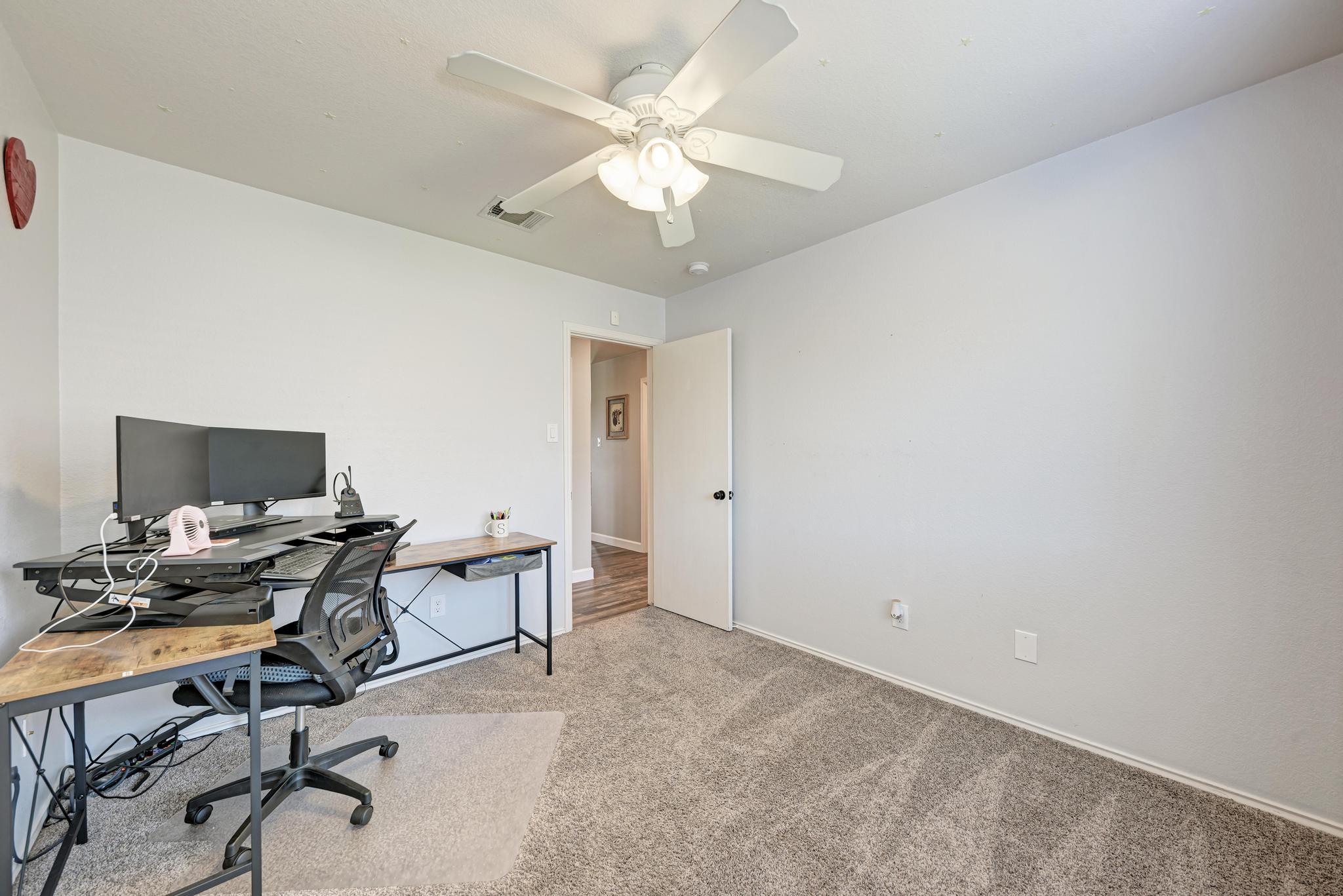 311 Creek Ledge Dr, Hutto, TX 78634