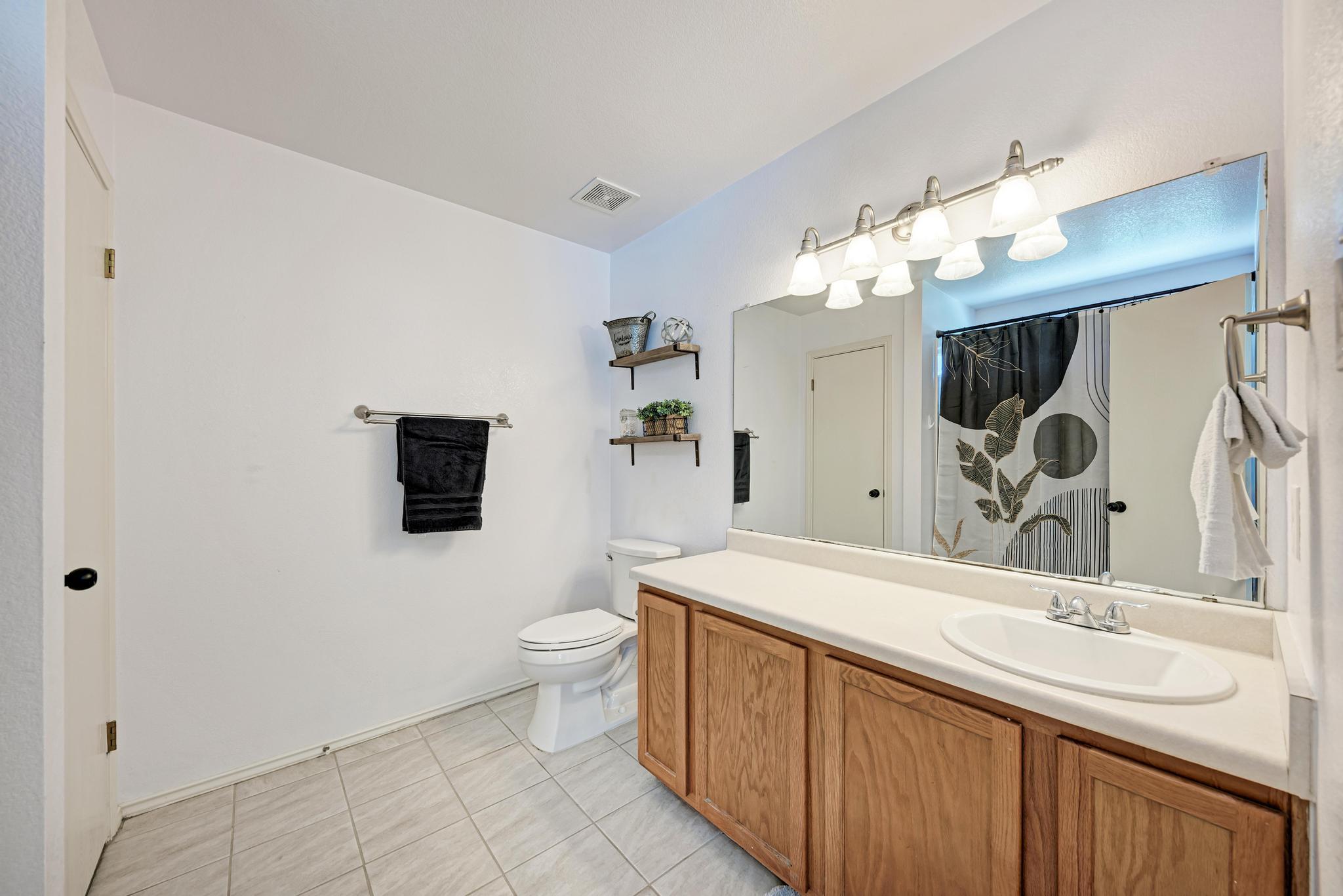 311 Creek Ledge Dr, Hutto, TX 78634