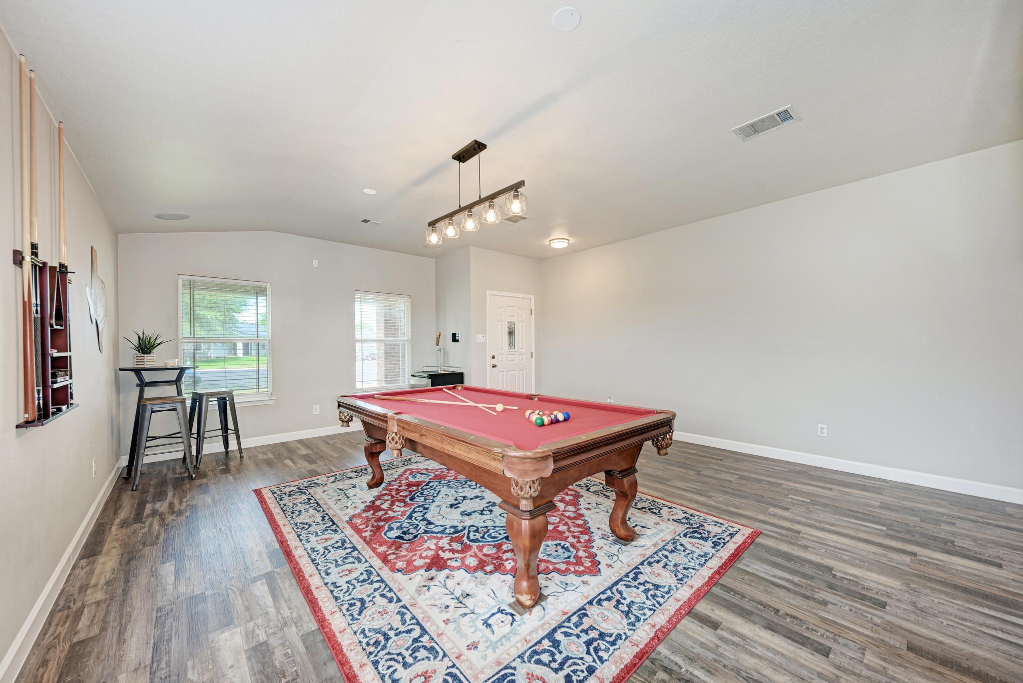311 Creek Ledge Dr, Hutto, TX 78634
