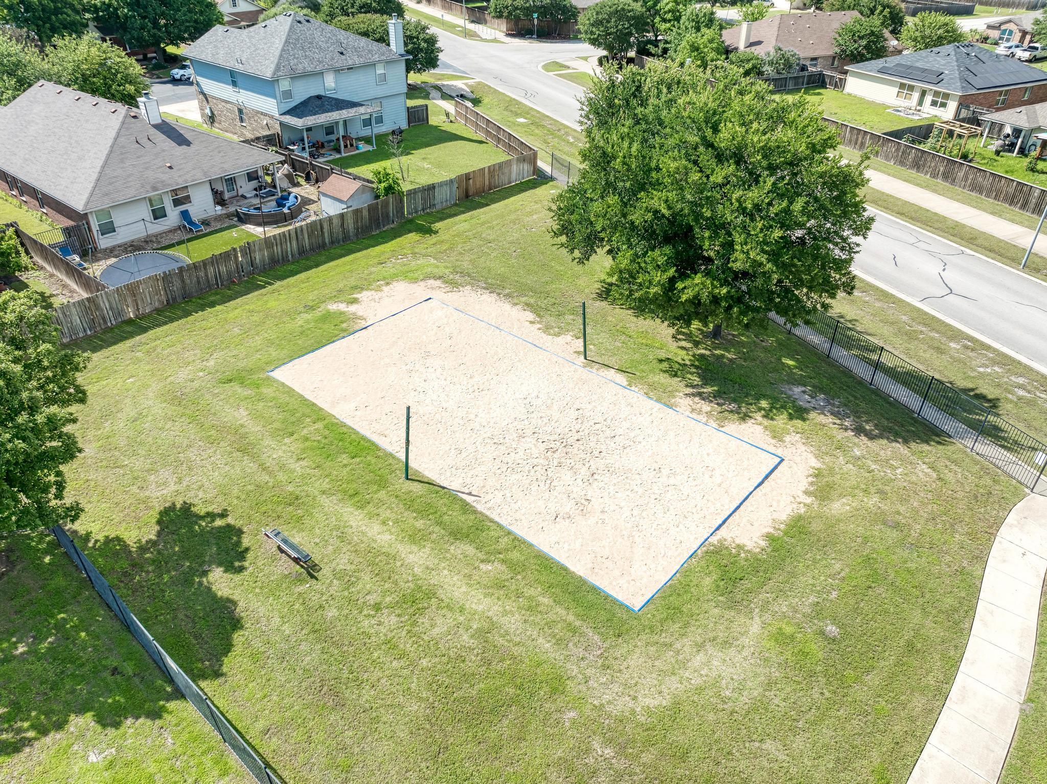 311 Creek Ledge Dr, Hutto, TX 78634