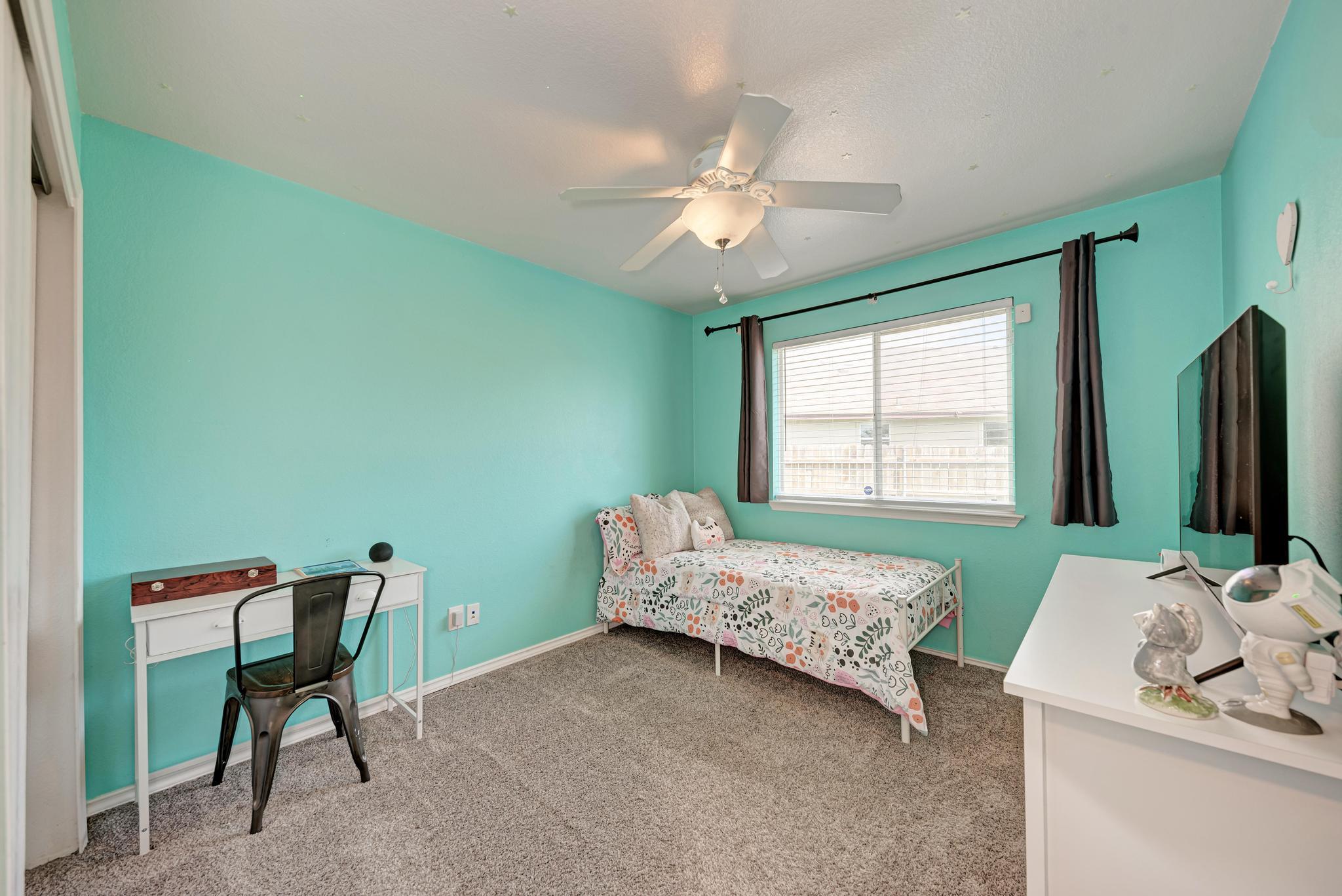 311 Creek Ledge Dr, Hutto, TX 78634