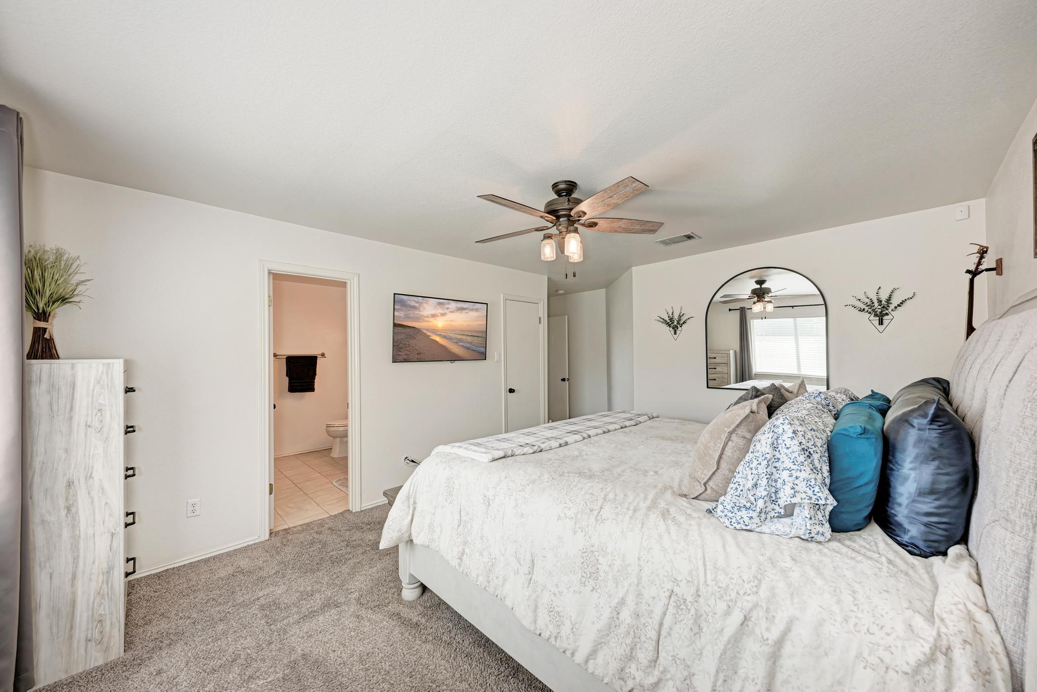 311 Creek Ledge Dr, Hutto, TX 78634