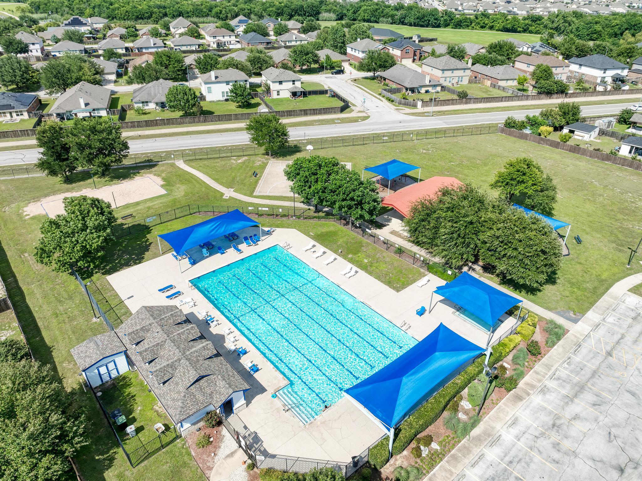 311 Creek Ledge Dr, Hutto, TX 78634