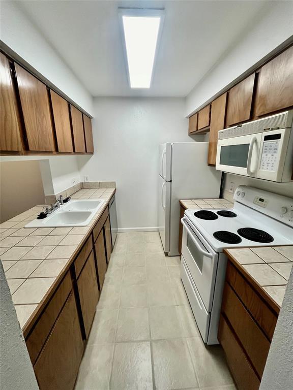 1705 Crossing Pl # 132C, Austin, TX 78741