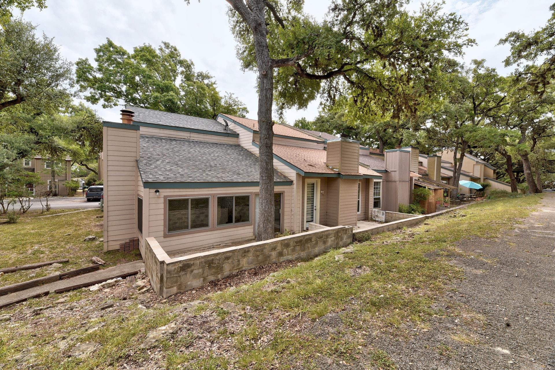 31 Marina Cir, Wimberley, TX 78676