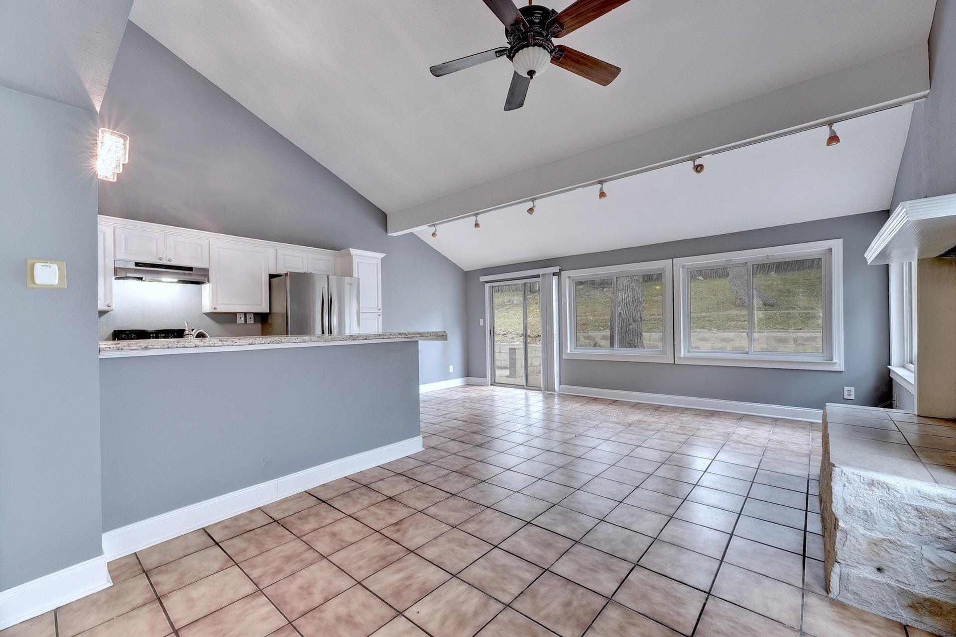 31 Marina Cir, Wimberley, TX 78676
