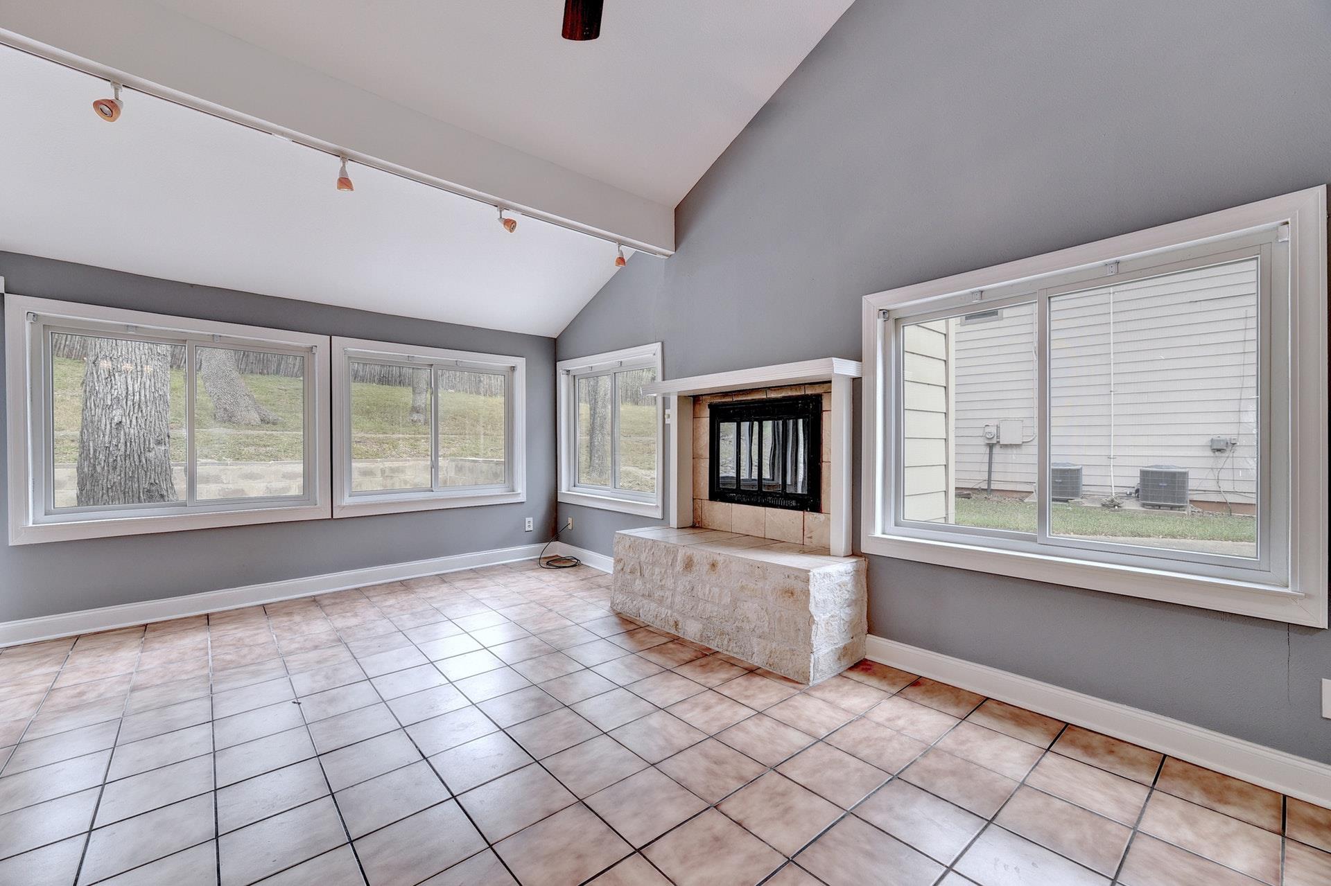 31 Marina Cir, Wimberley, TX 78676