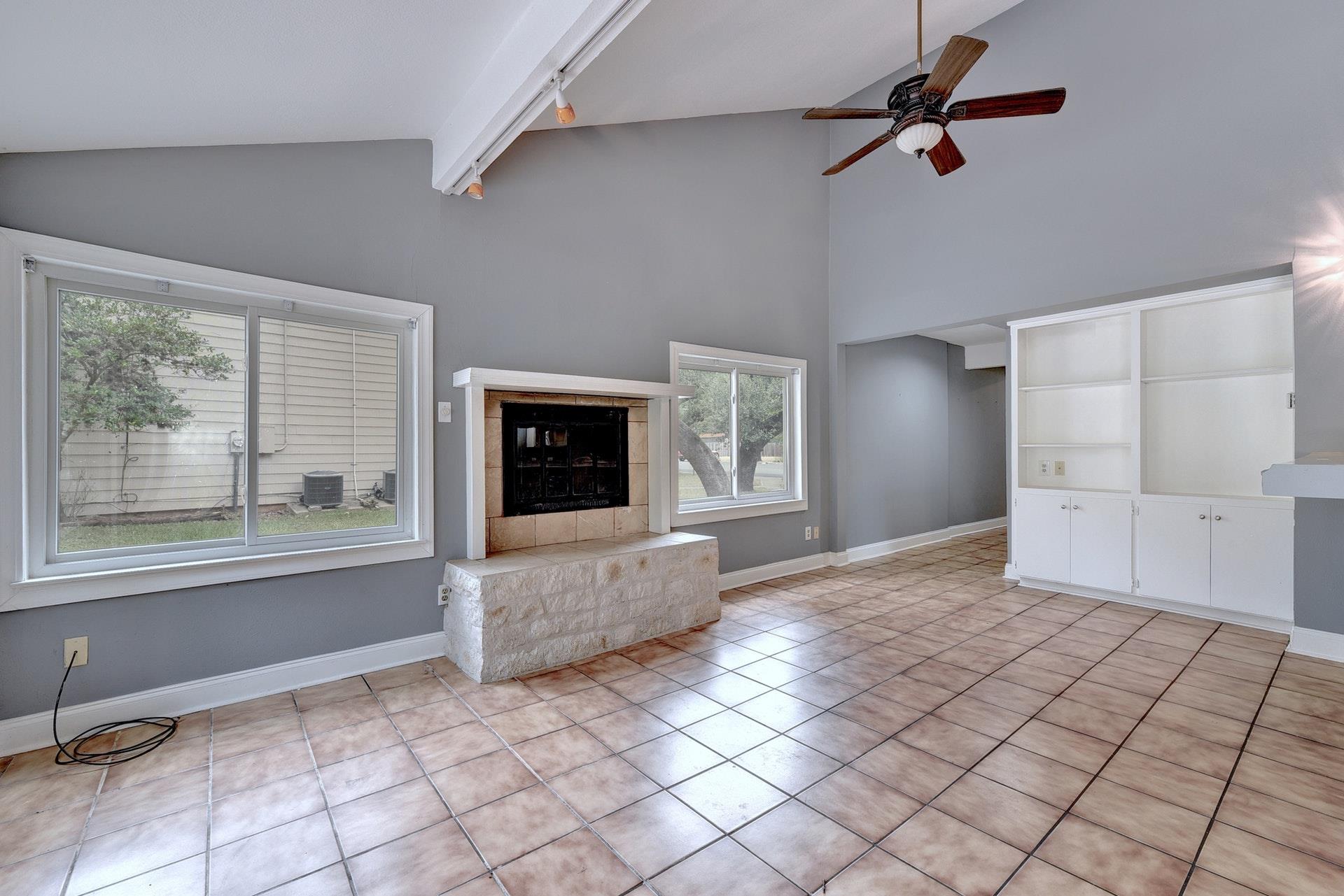 31 Marina Cir, Wimberley, TX 78676