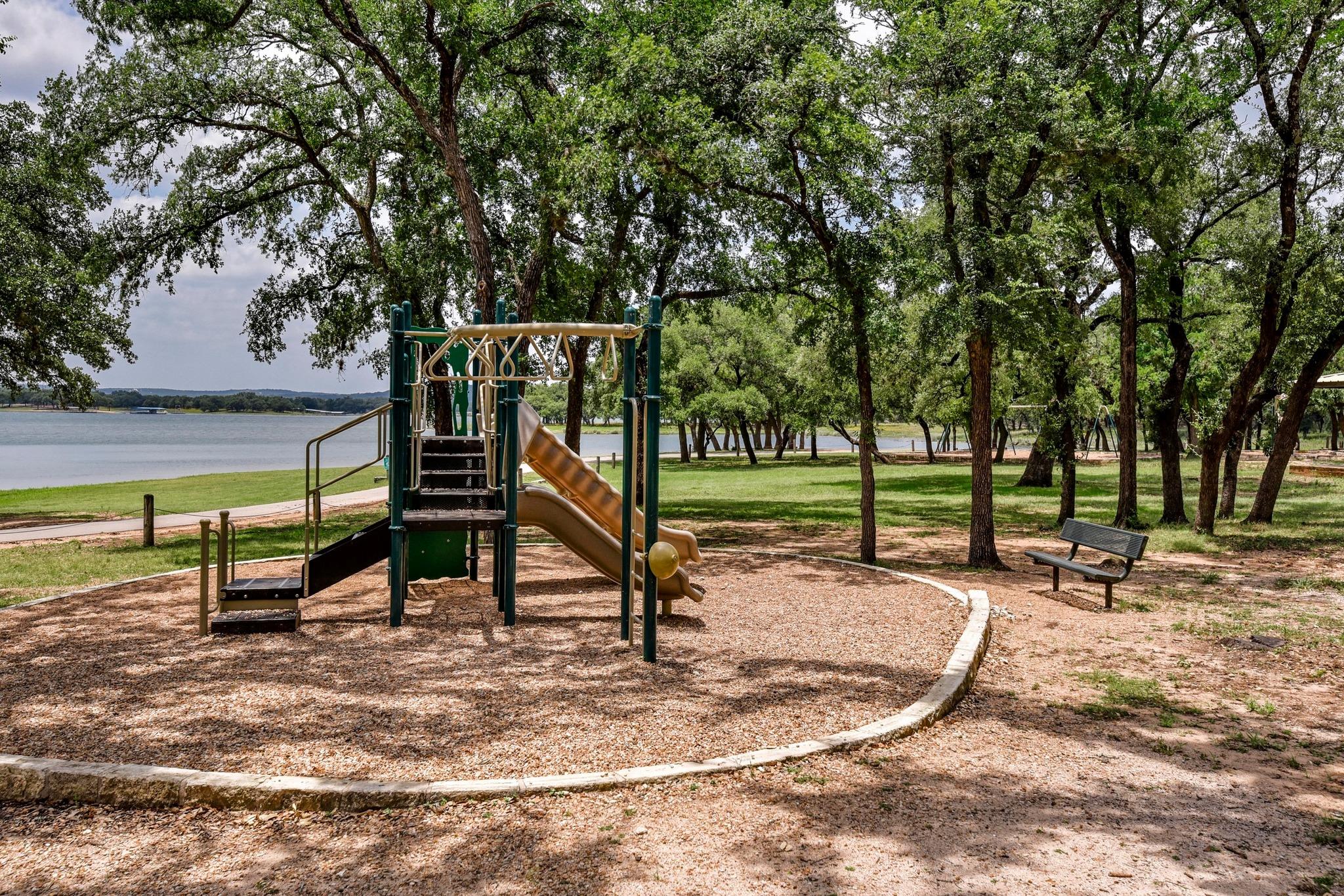21807 Osage Ln, Lago Vista, TX 78645