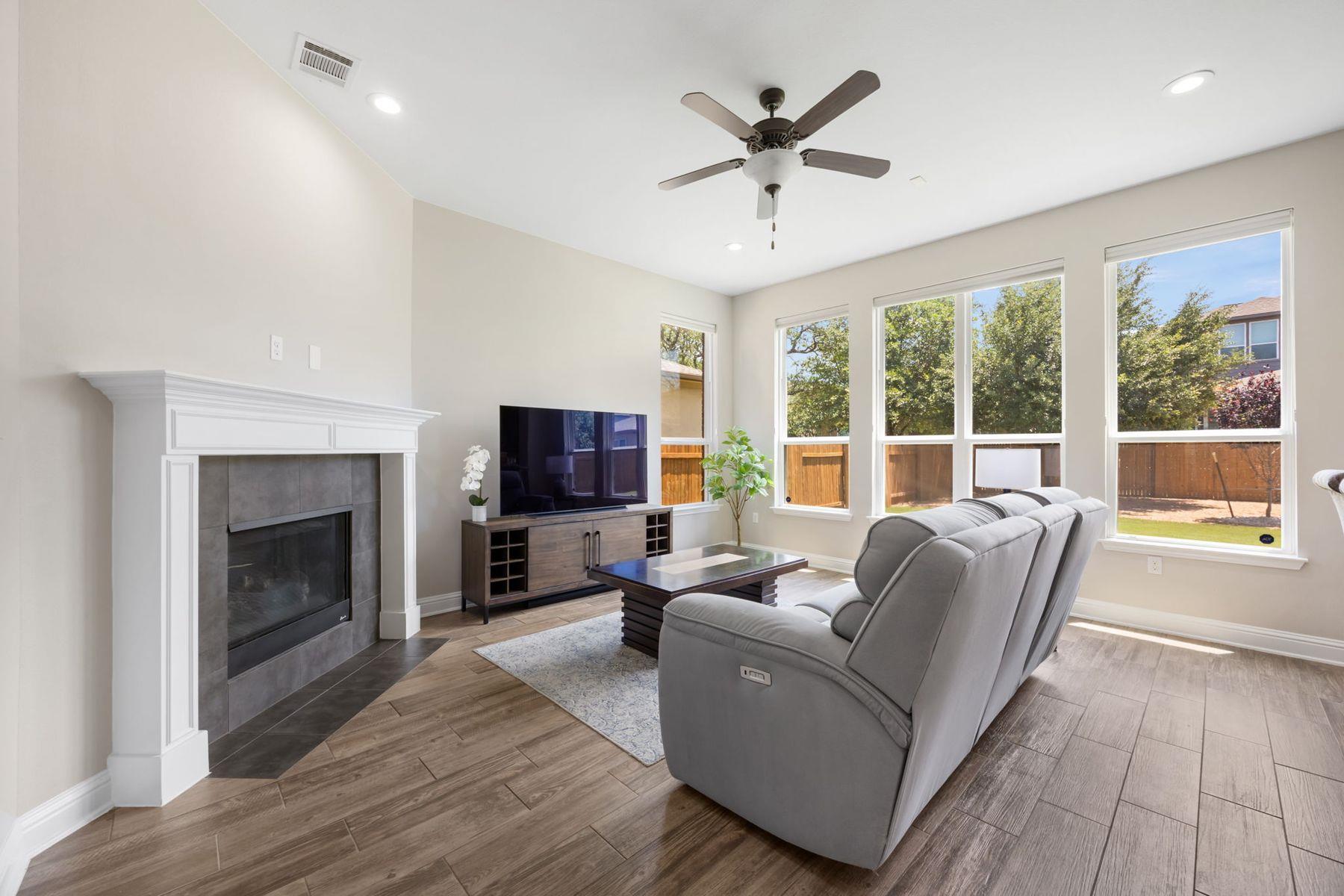 5221 Rain Lily Dr, Austin, TX 78739