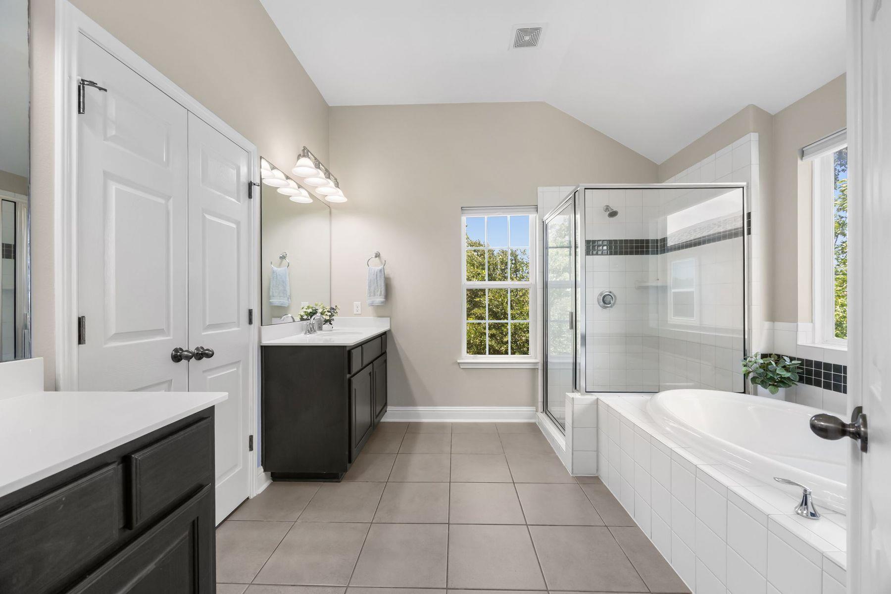 5221 Rain Lily Dr, Austin, TX 78739