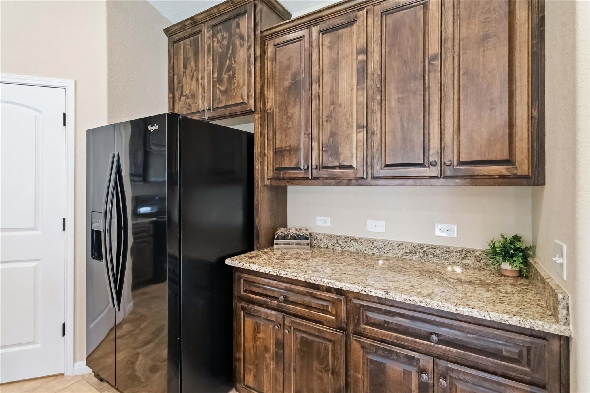 285 Hummingbird Way, Martindale, TX 78655