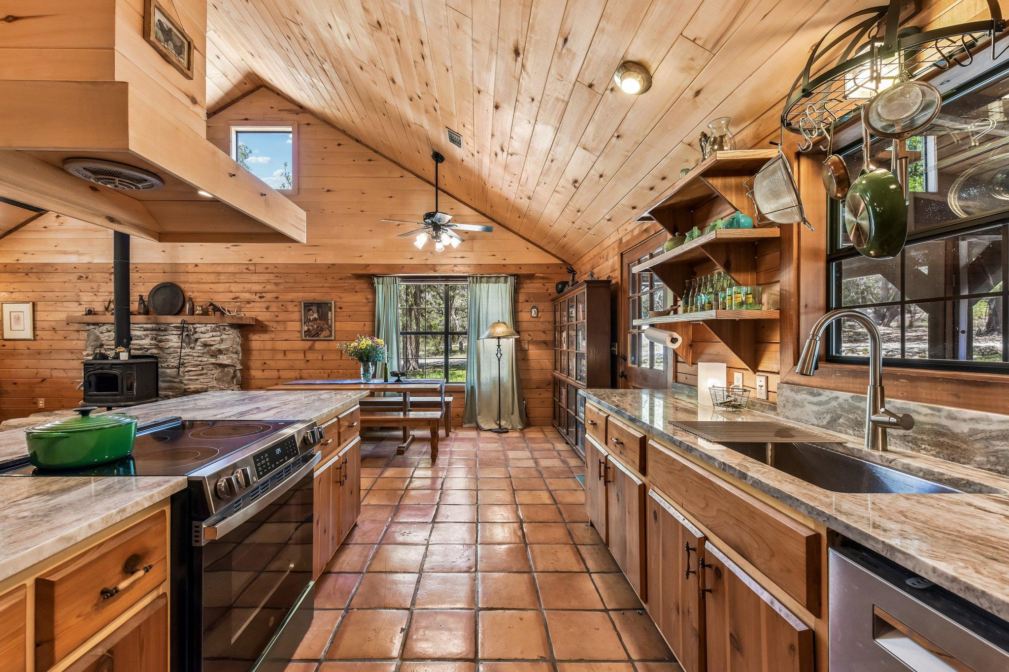 501 Oak Knob Dr, Wimberley, TX 78676