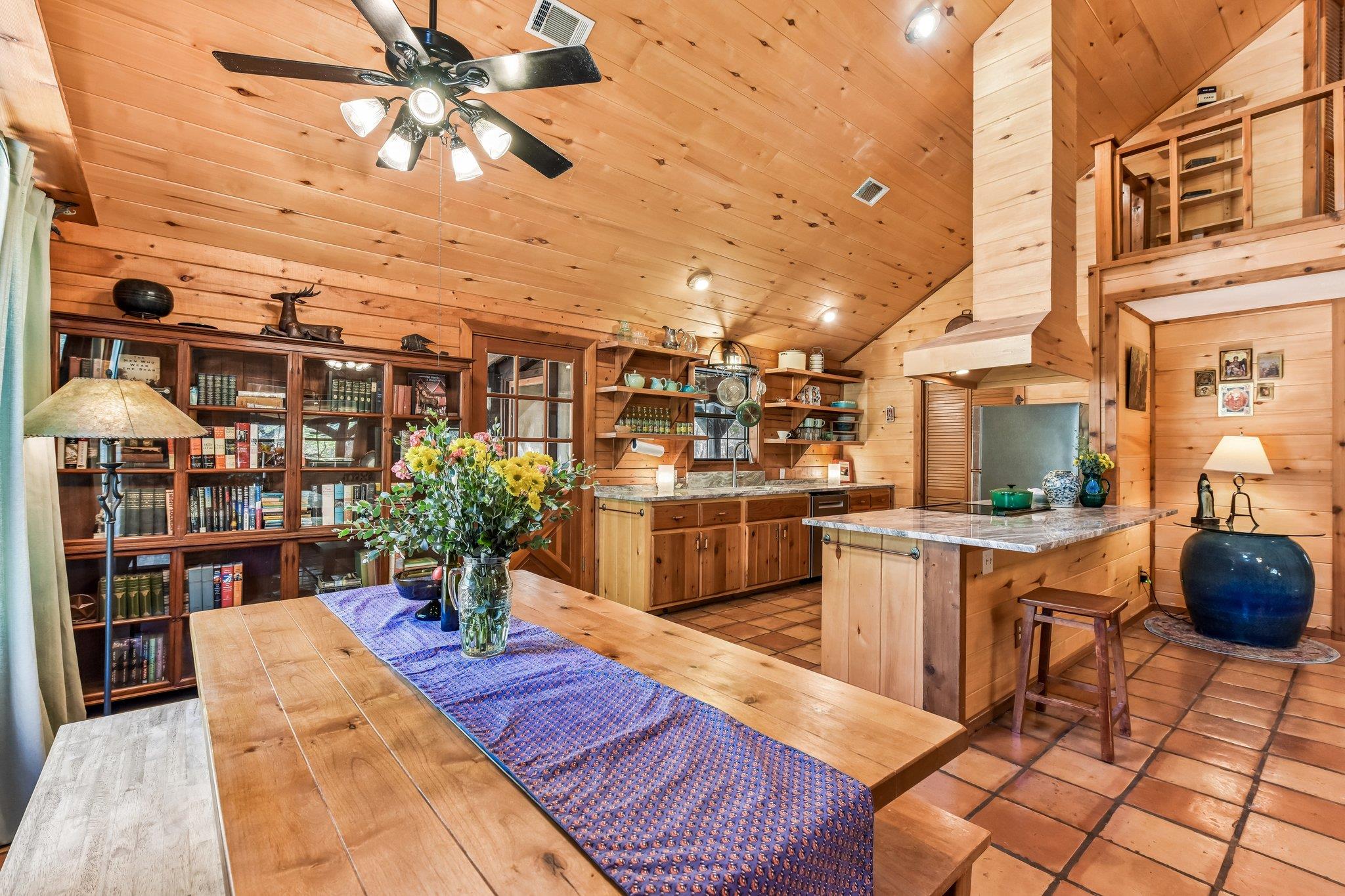 501 Oak Knob Dr, Wimberley, TX 78676