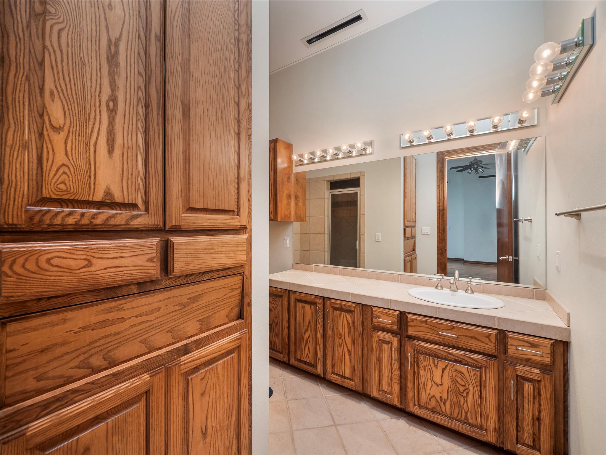 805 Congress Ave, Austin, TX 78701