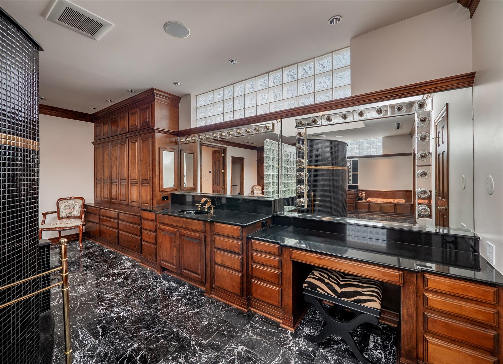 805 Congress Ave, Austin, TX 78701