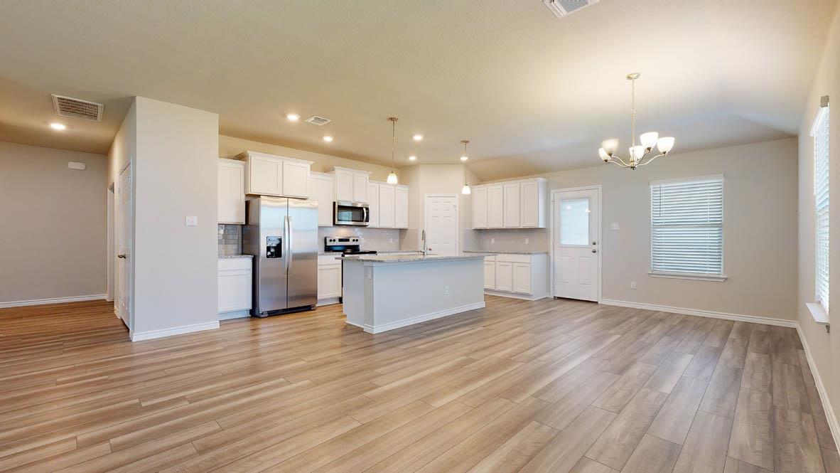 104 Kenzie St, Thorndale, TX 76577