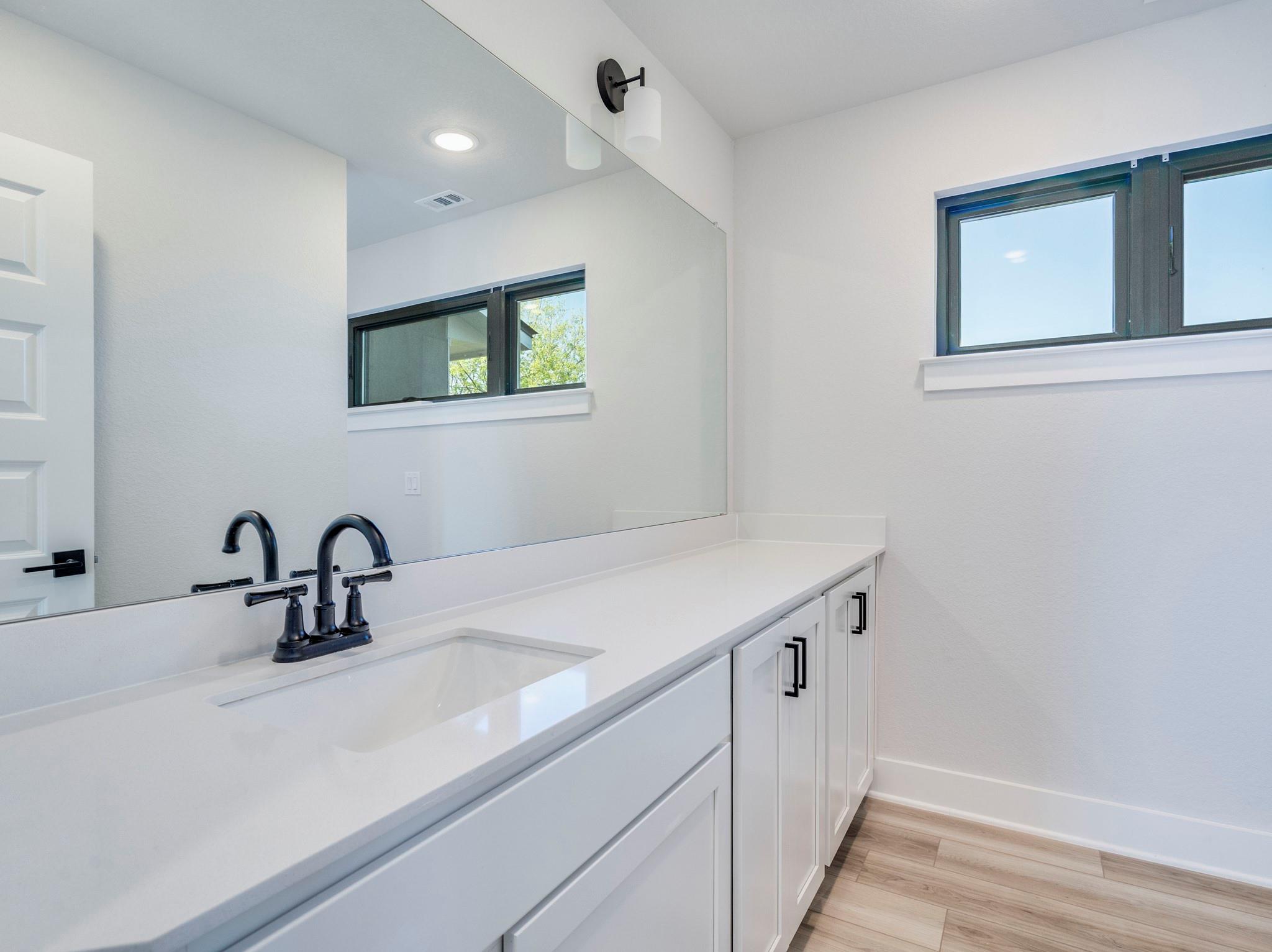 206 E Wonsley Dr # 1 & 2, Austin, TX 78753