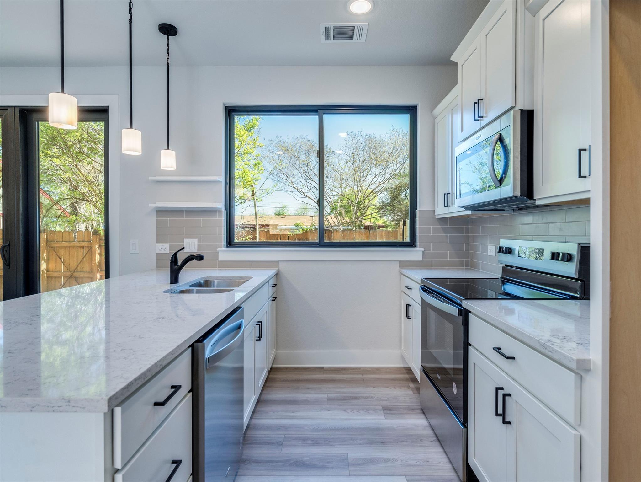 206 E Wonsley Dr # 1 & 2, Austin, TX 78753