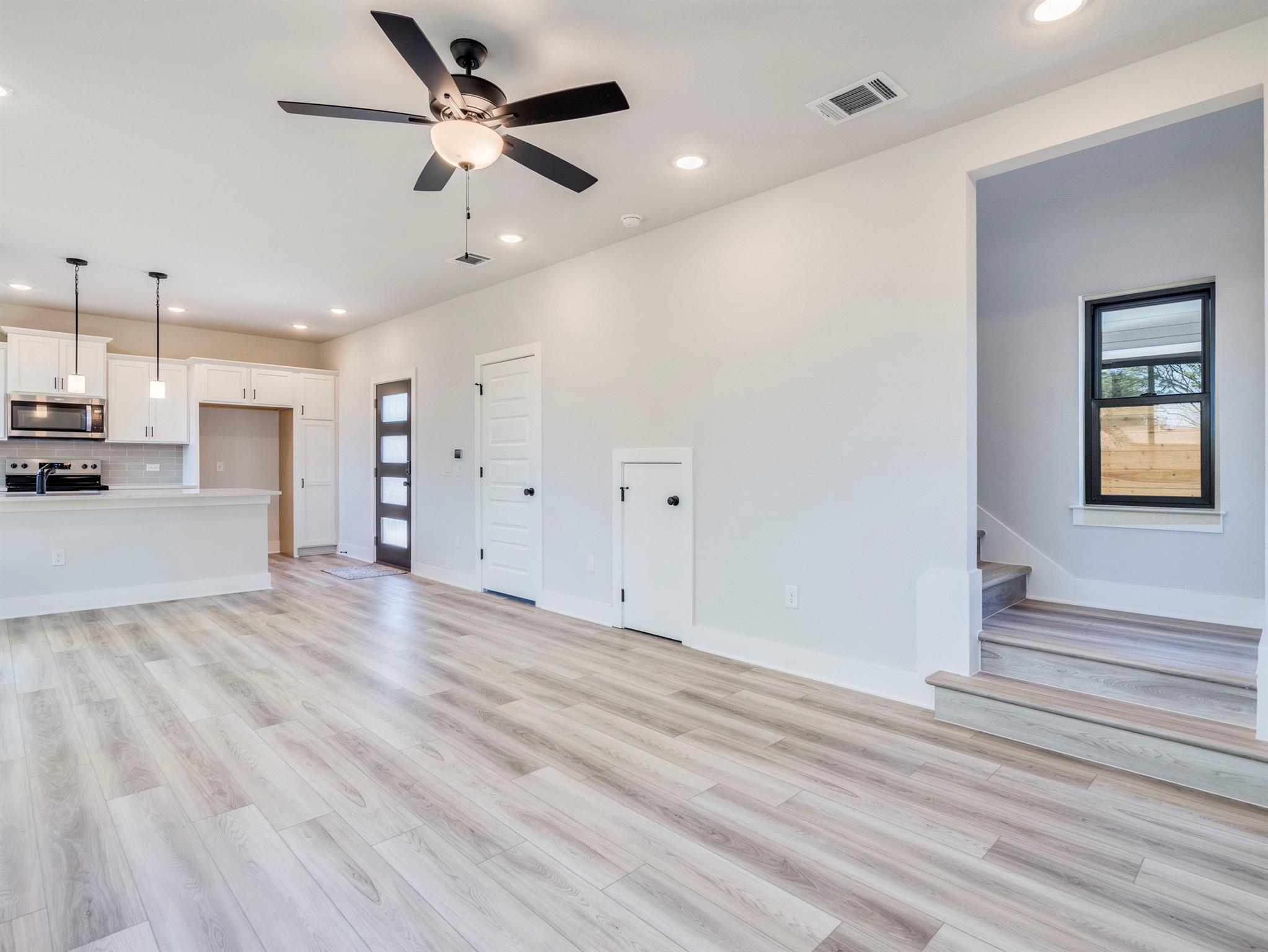 206 E Wonsley Dr # 1 & 2, Austin, TX 78753