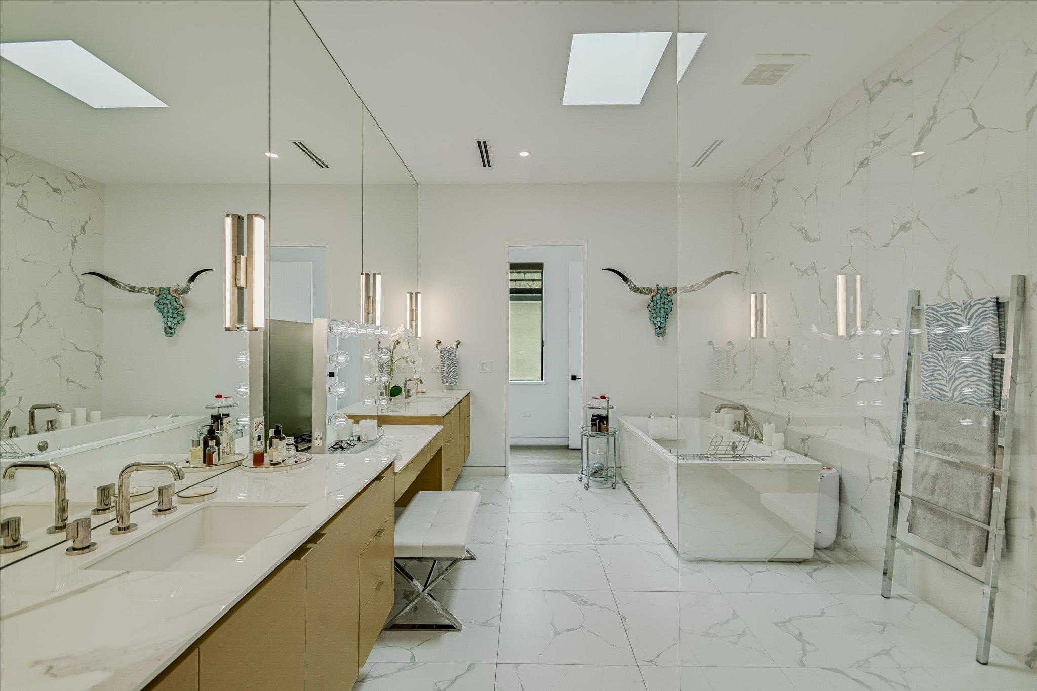 2004 Rue De St Tropez, Austin, TX 78746