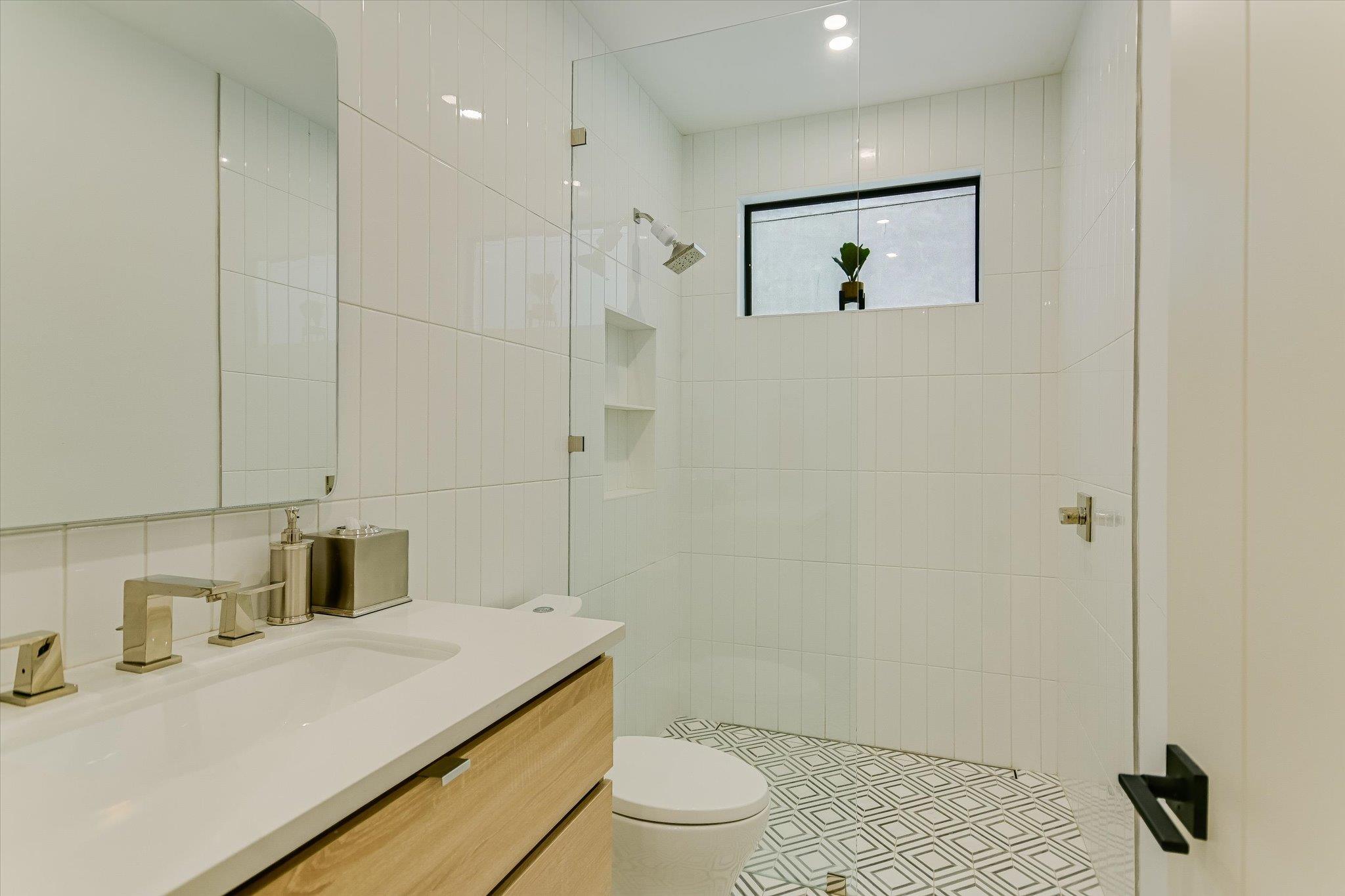 2004 Rue De St Tropez, Austin, TX 78746