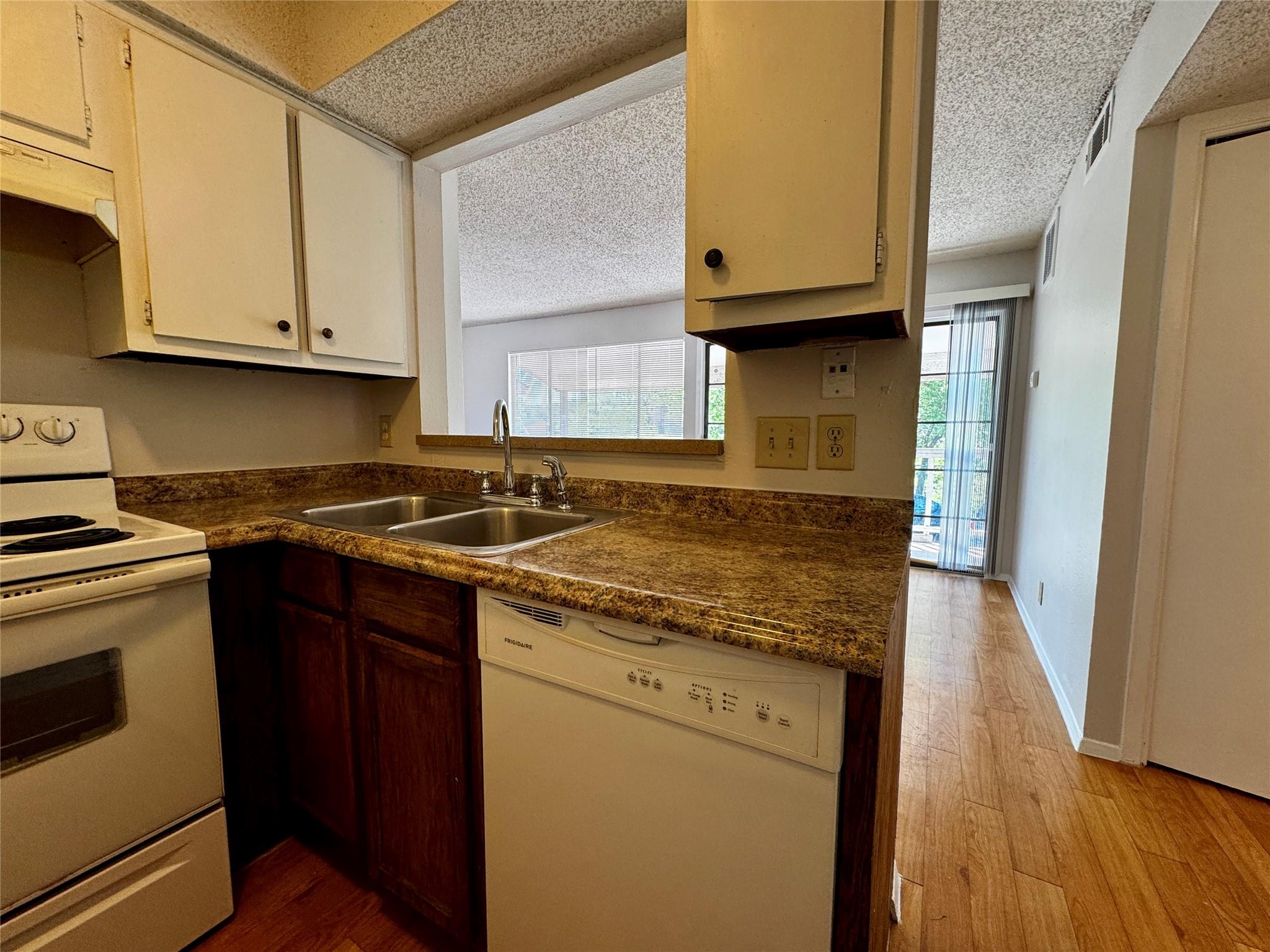 8905 Parkfield Dr # 203, Austin, TX 78758