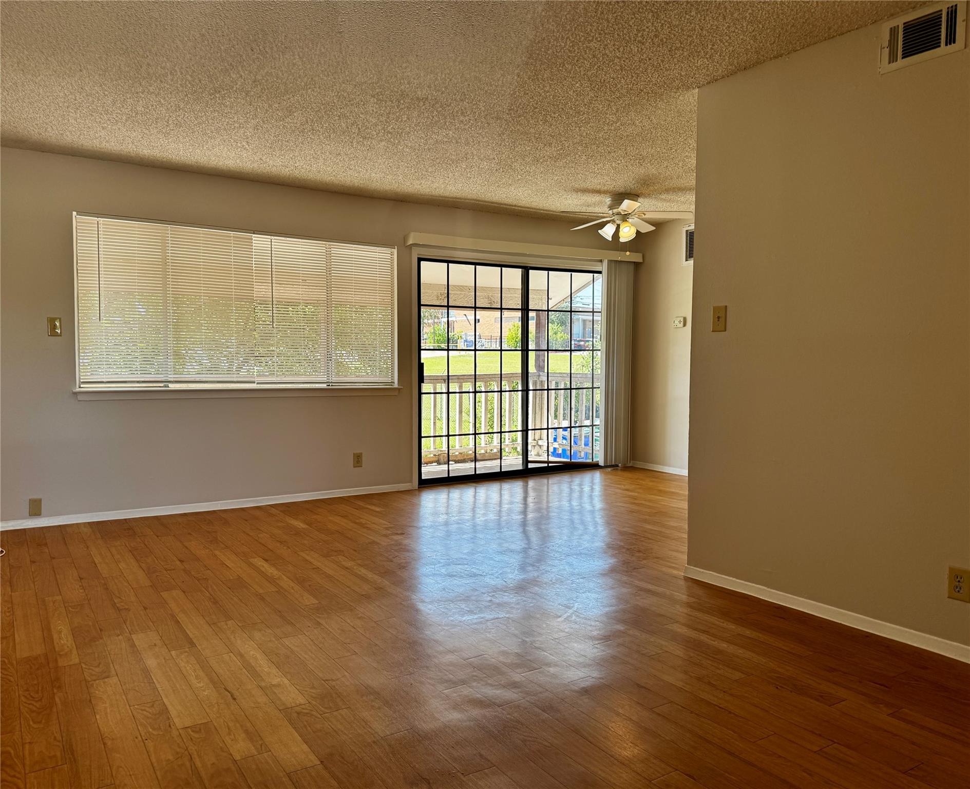 8905 Parkfield Dr # 203, Austin, TX 78758
