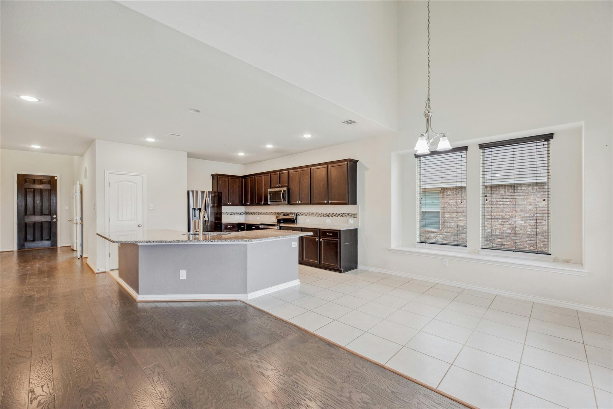 405 Farm Creek Dr, Hutto, TX 78634