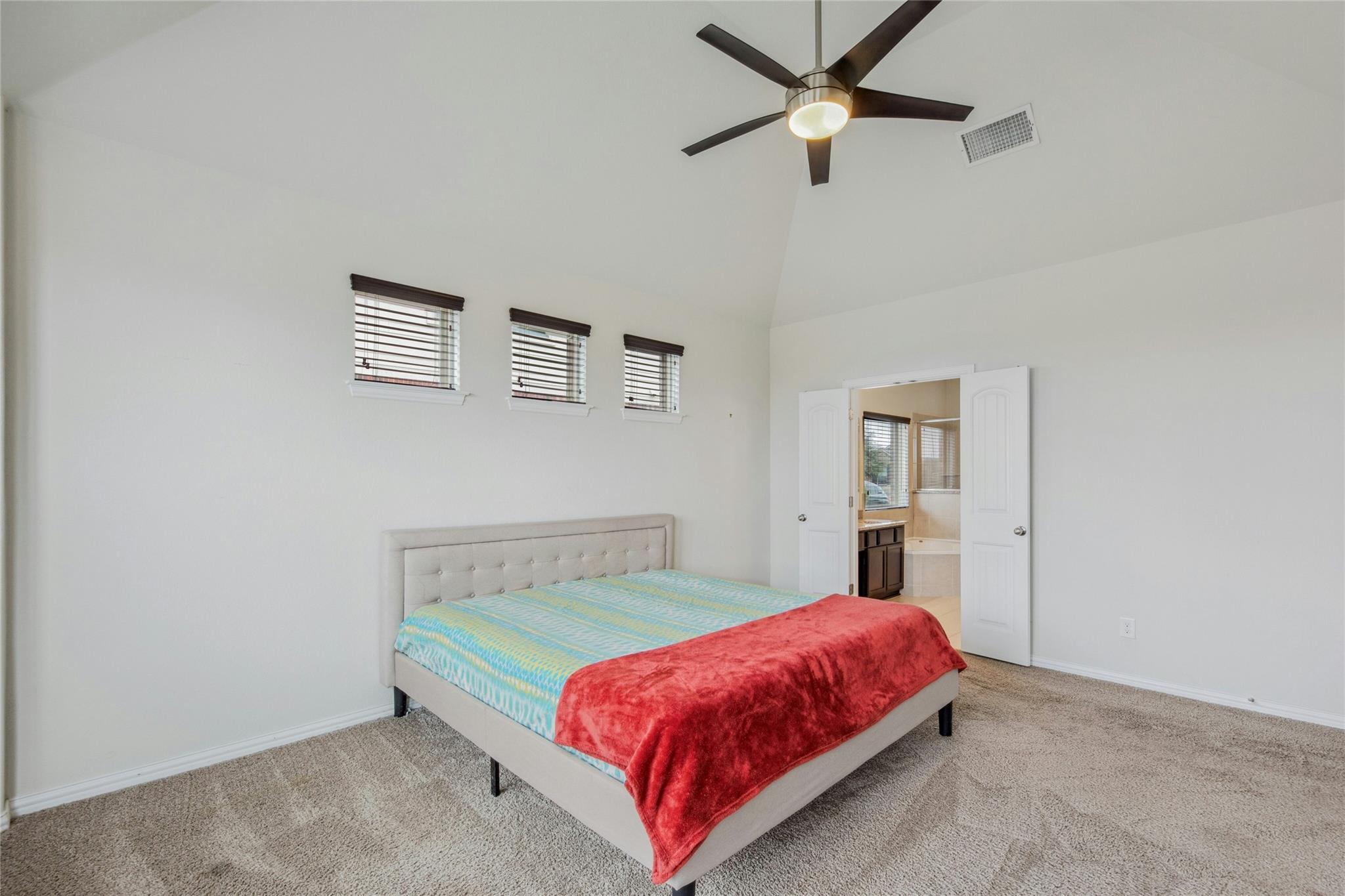 405 Farm Creek Dr, Hutto, TX 78634